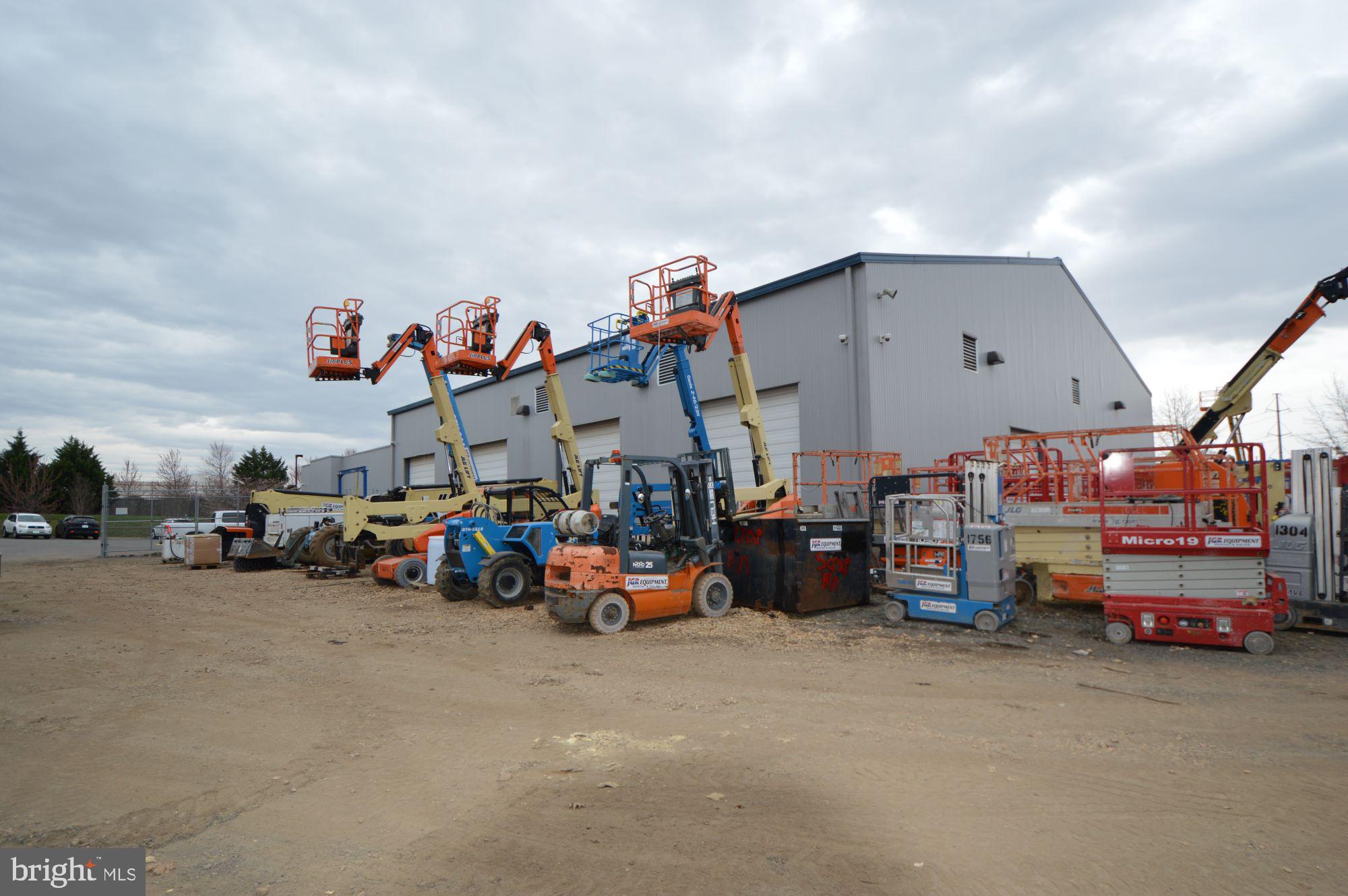 WELLINGFORD INDUSTRIAL PARK - Commercial Lease