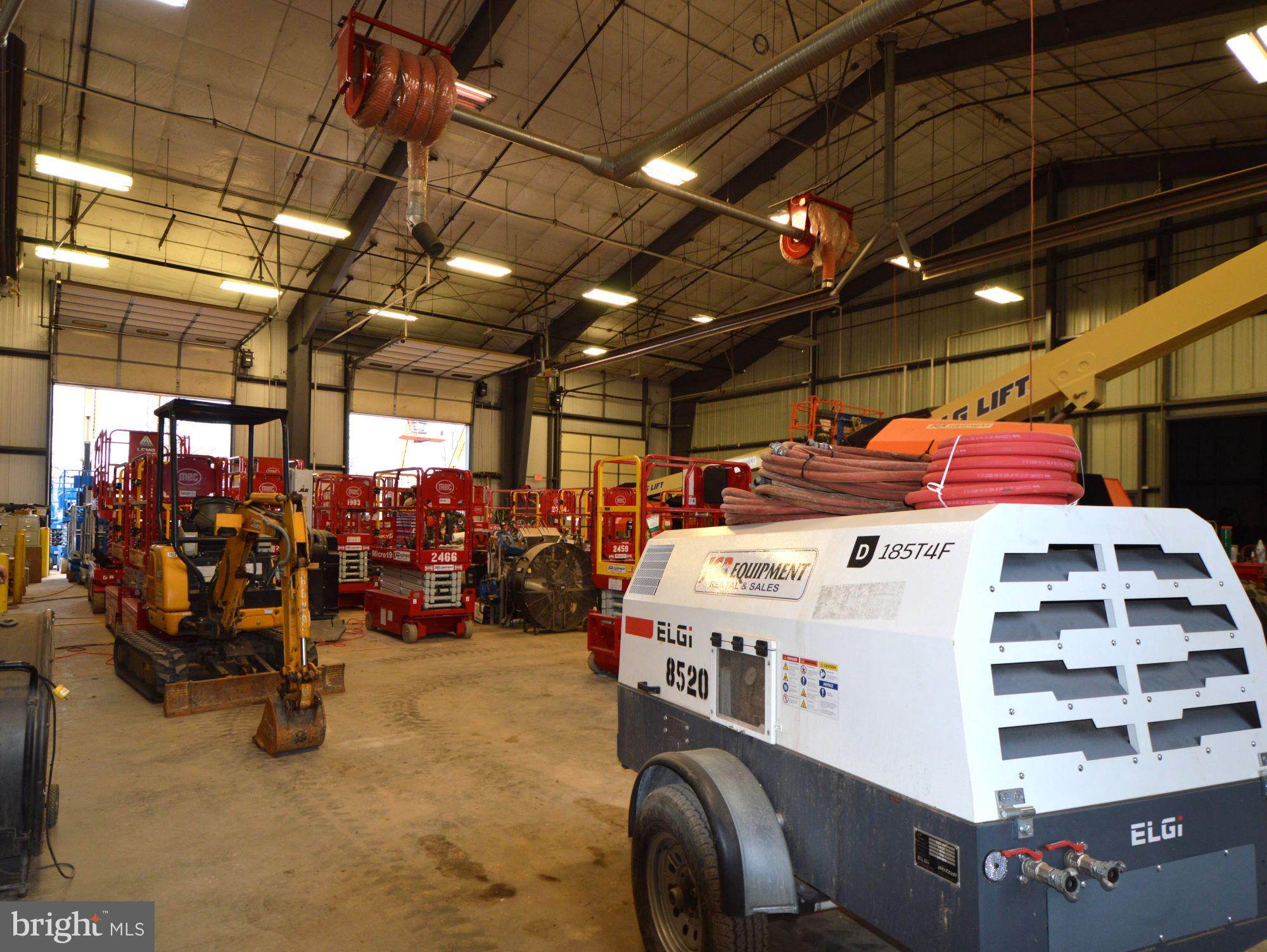 WELLINGFORD INDUSTRIAL PARK - Commercial Lease