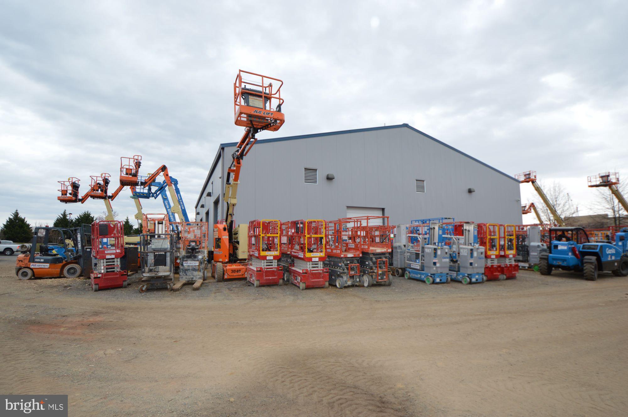 WELLINGFORD INDUSTRIAL PARK - Commercial Lease