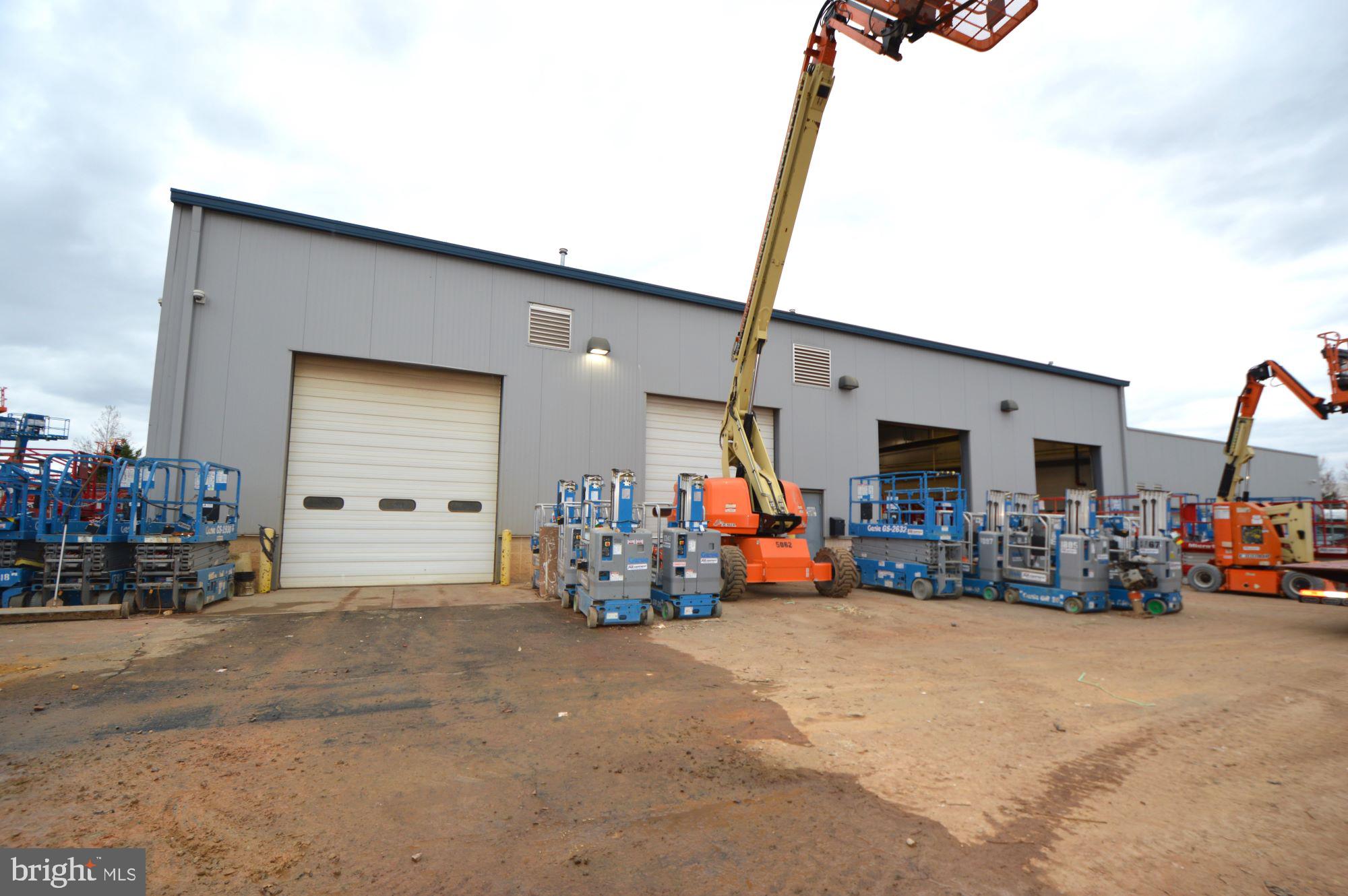 WELLINGFORD INDUSTRIAL PARK - Commercial Lease