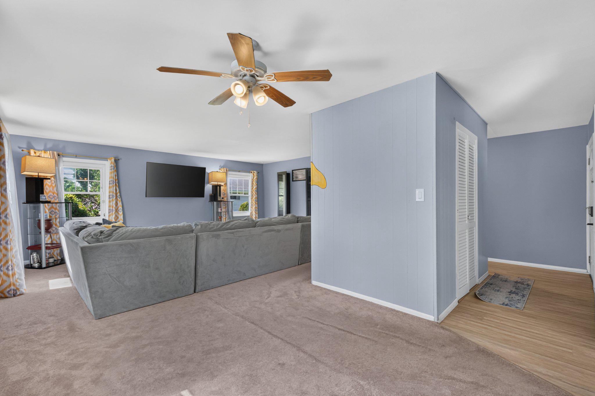 6 MEADOWBROOK PLACE