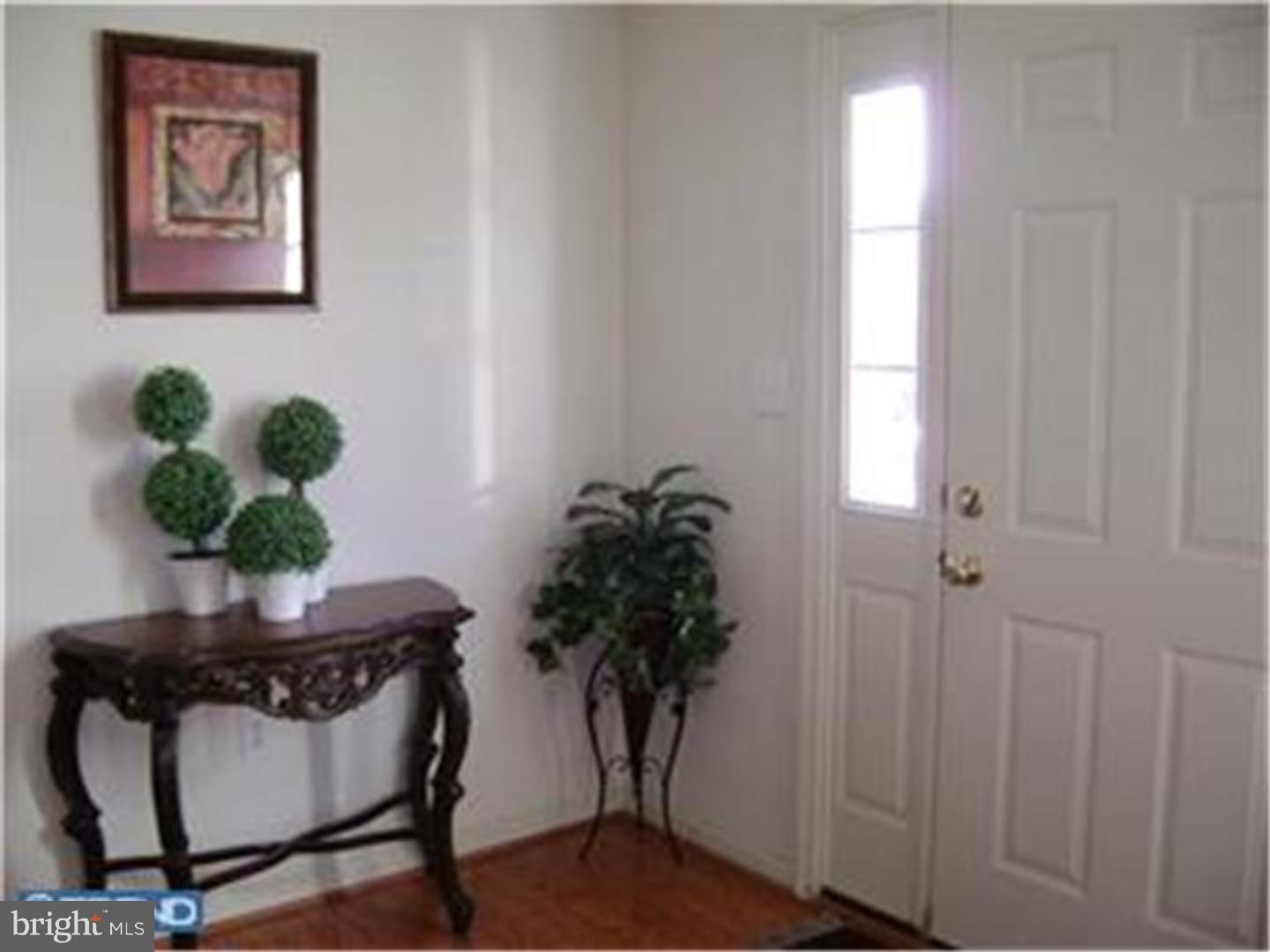 COURT AT THE LEDGES - Residential Lease