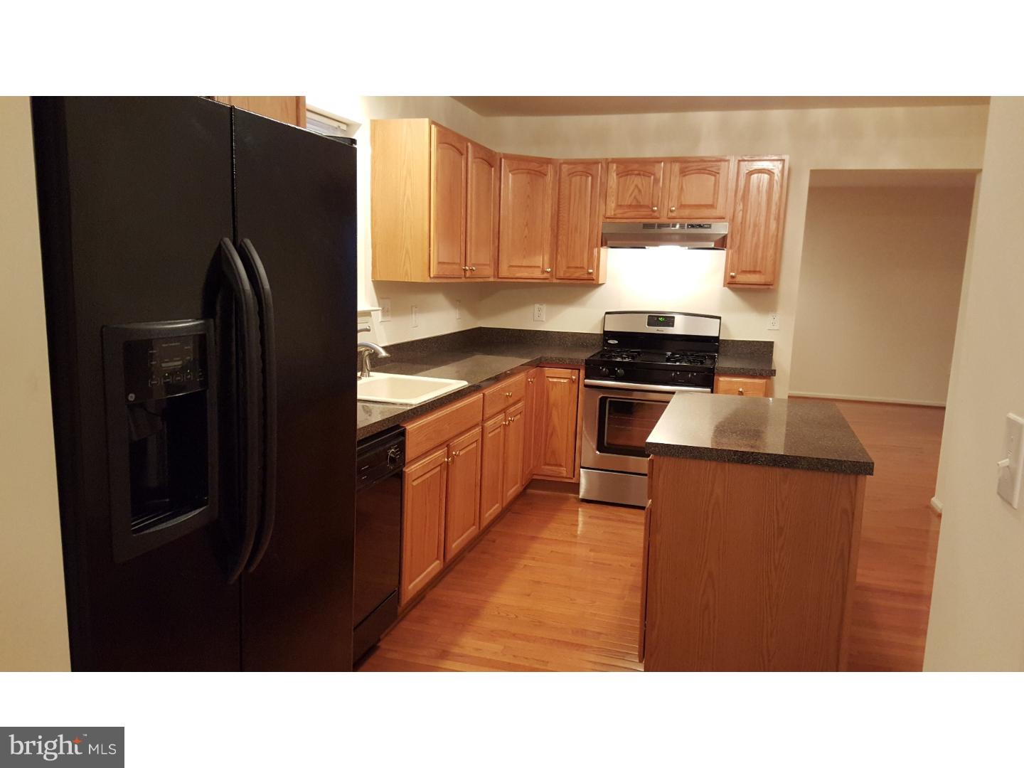 COURT AT THE LEDGES - Residential Lease