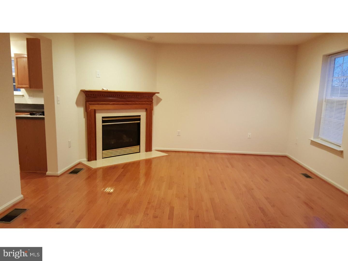 COURT AT THE LEDGES - Residential Lease