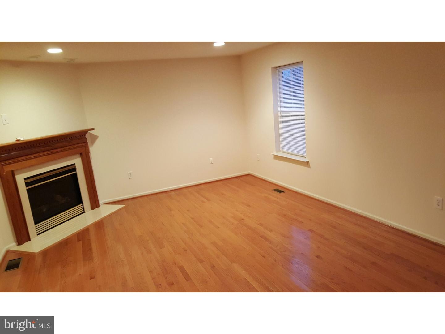 COURT AT THE LEDGES - Residential Lease