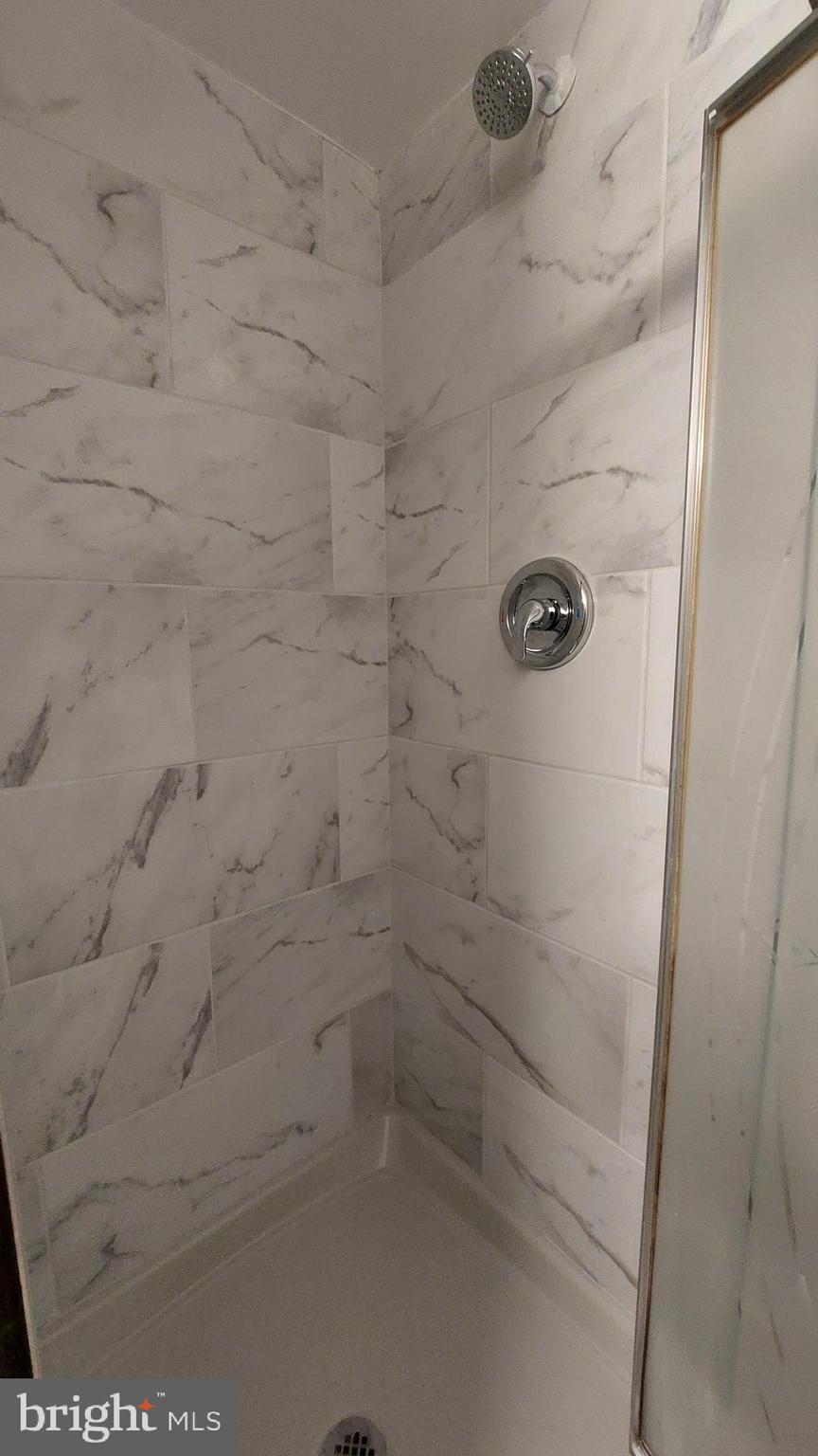 NORMANDIE ON THE LAKE II - Residential Lease