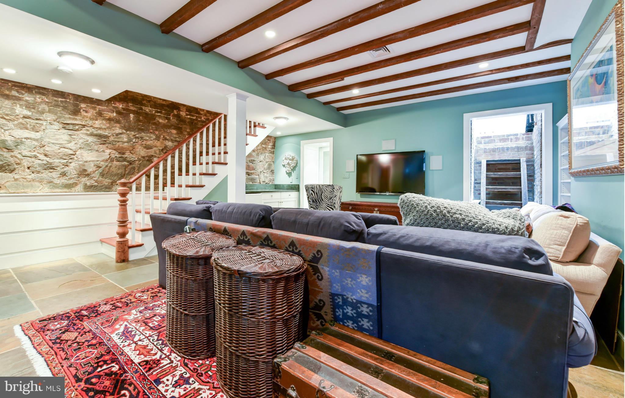 OLD TOWN - Residential Lease