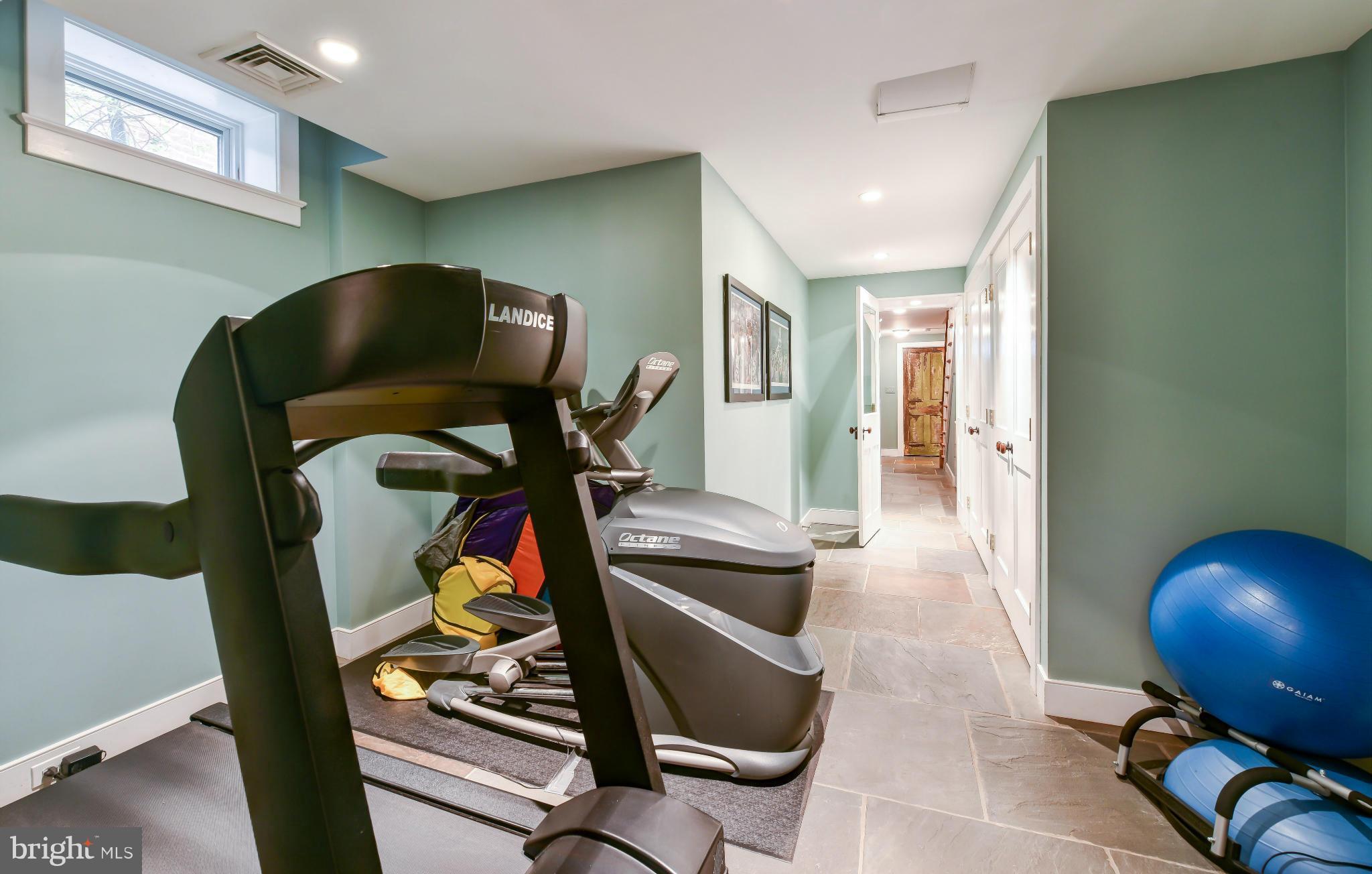 OLD TOWN - Residential Lease