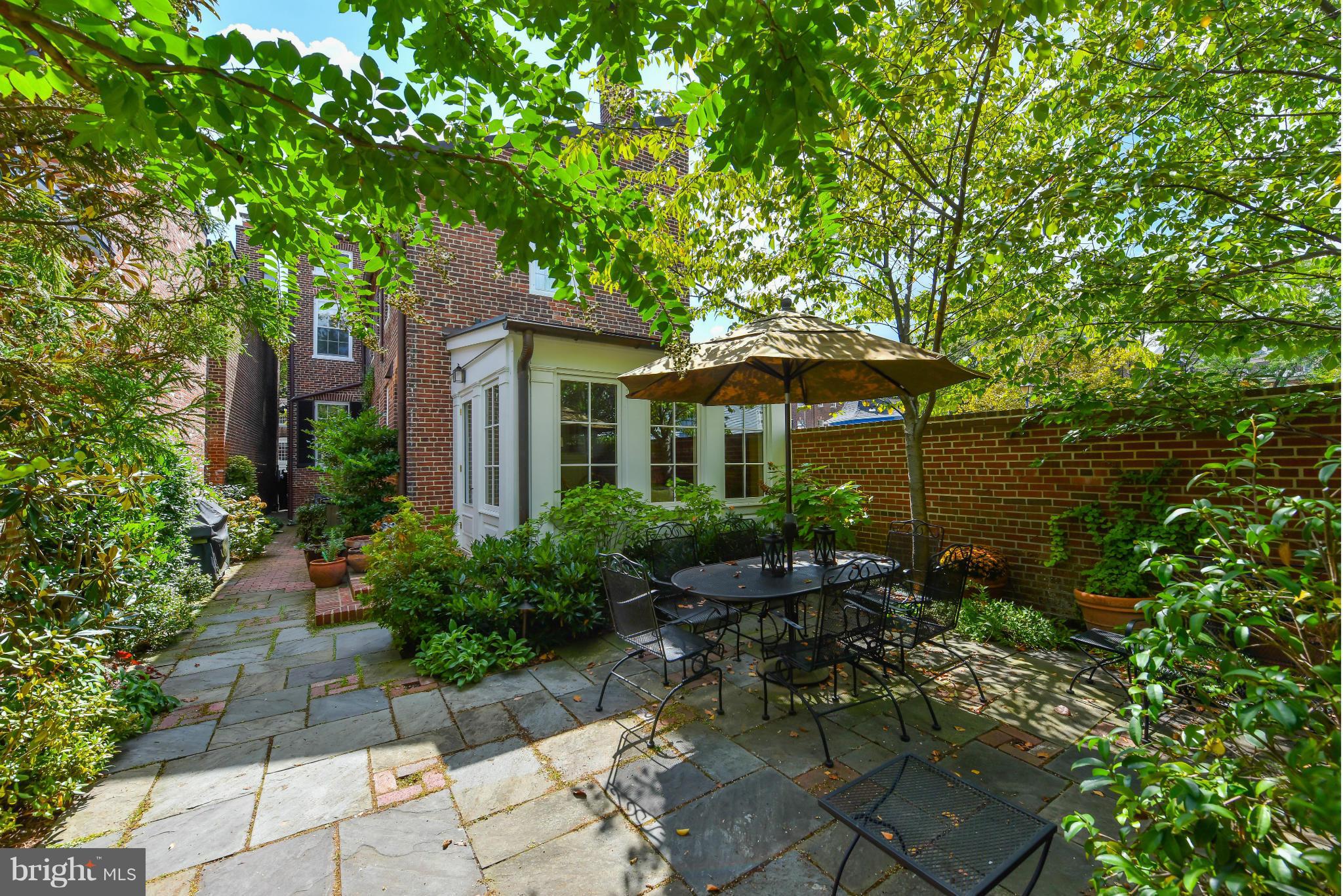 OLD TOWN - Residential Lease