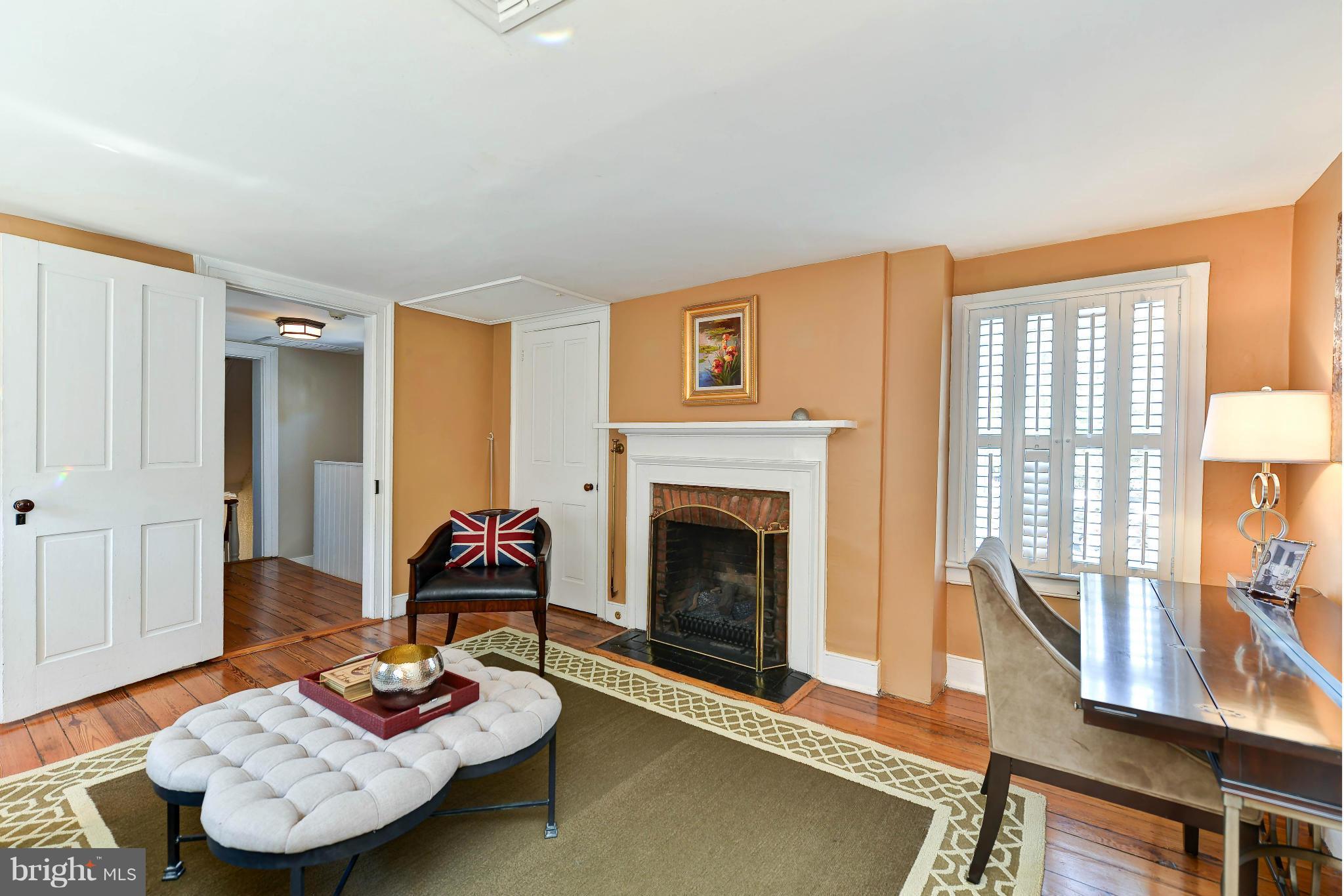 OLD TOWN - Residential Lease