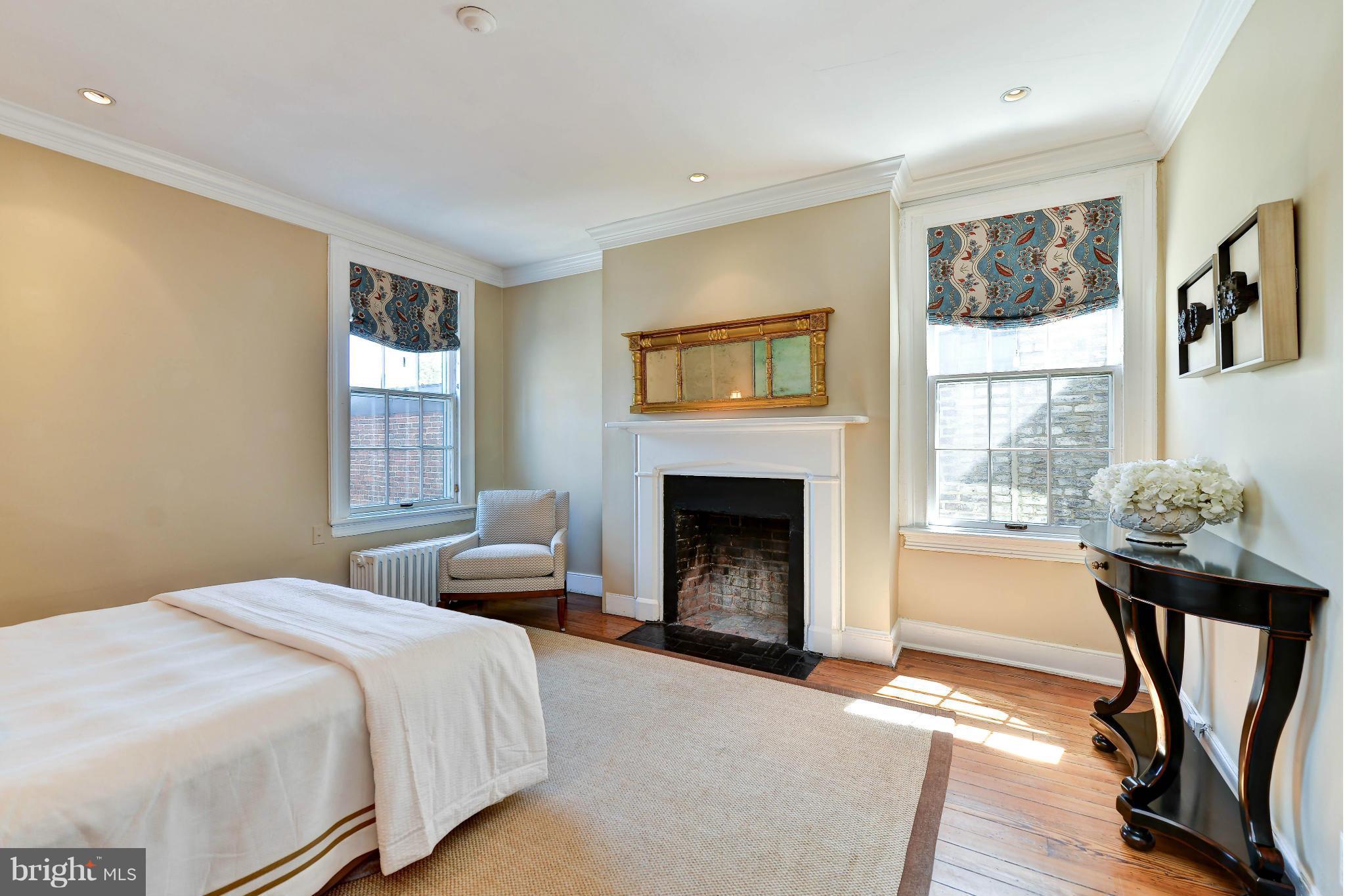 OLD TOWN - Residential Lease