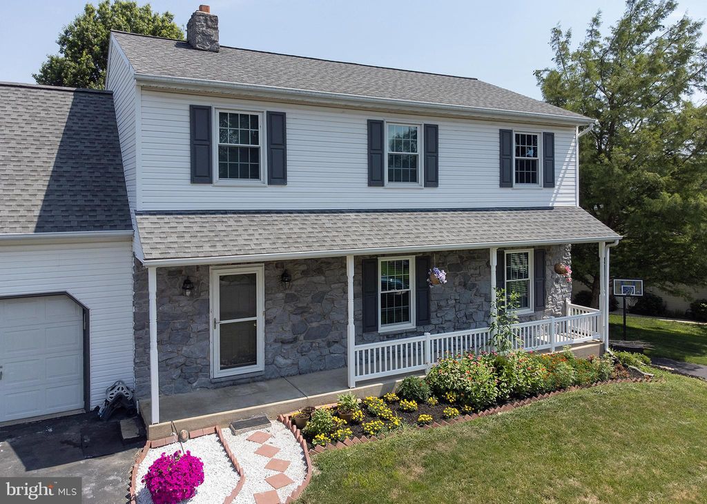 Photo of 3870 STERLING WAY, COLUMBIA, PA 17512 (MLS # PALA2037400)