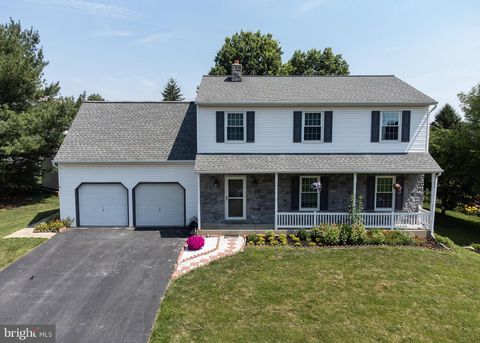 Photo of 3870 STERLING WAY, COLUMBIA, PA 17512 (MLS # PALA2037400)