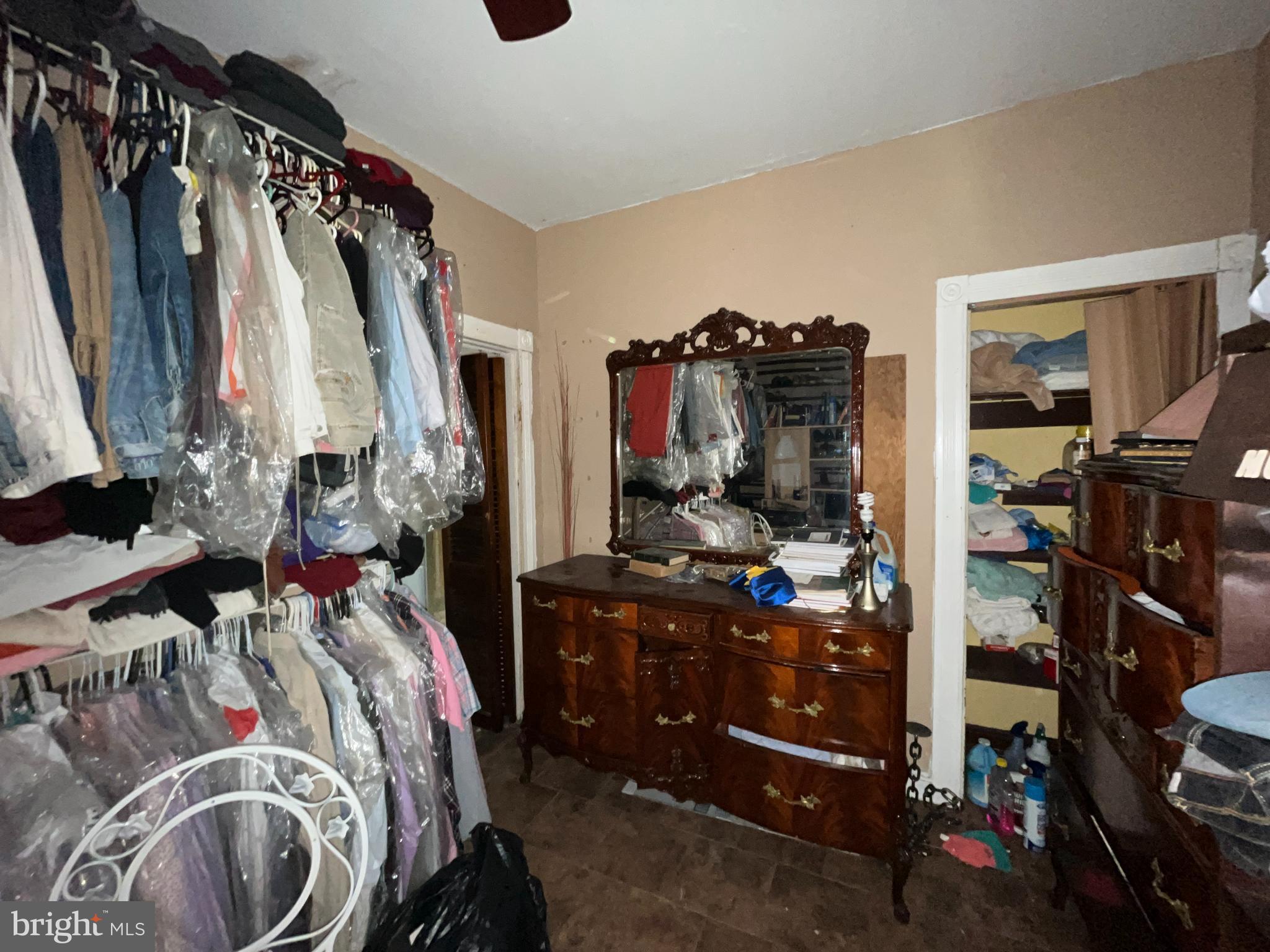 SANDTOWN-WINCHESTER - Residential