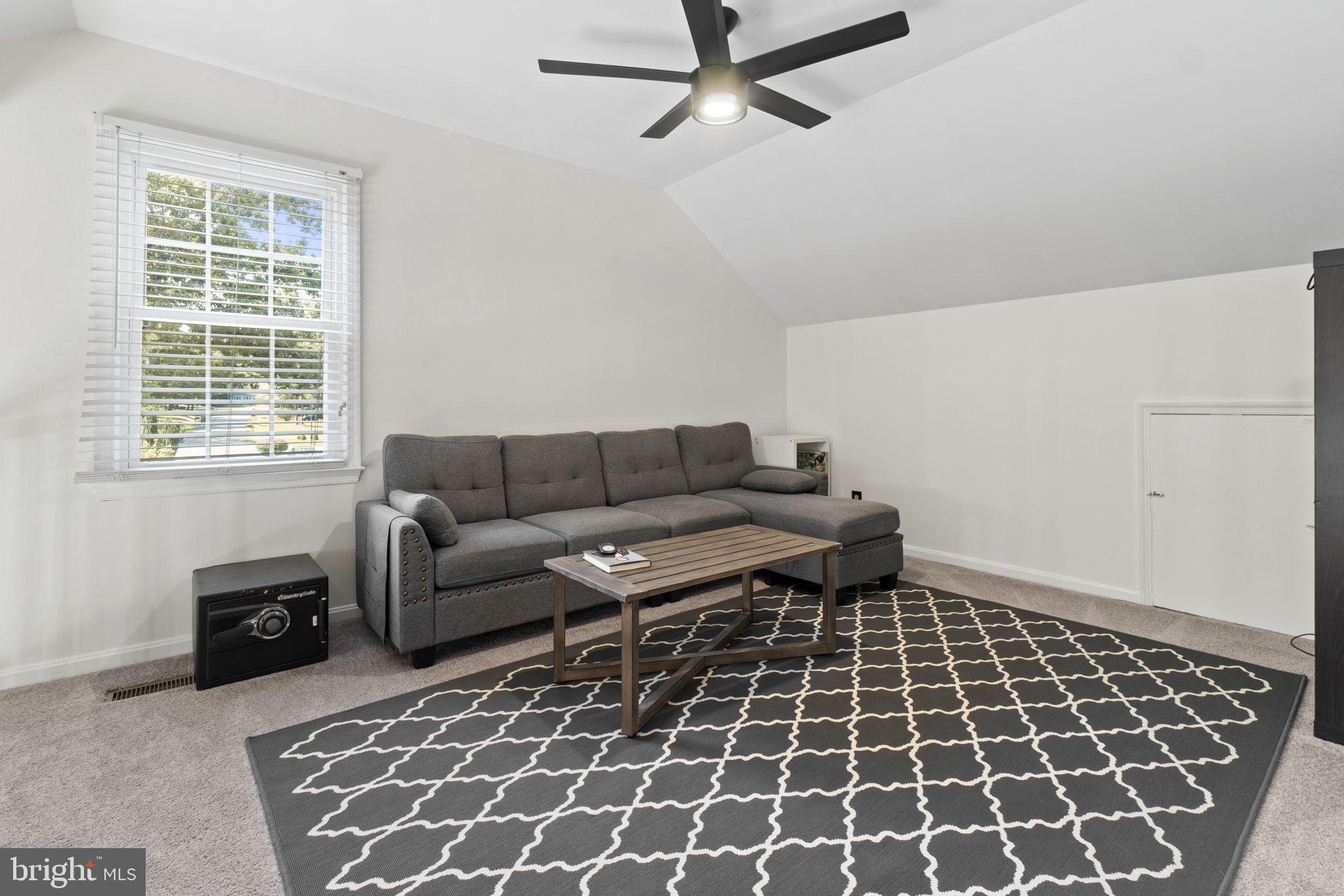 QUEEN'S MILL - Residential