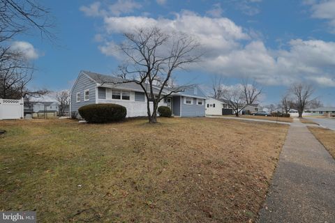 Homes For Sale - 1108 Laurel Road<br/> BEVERLY, NJ 08010