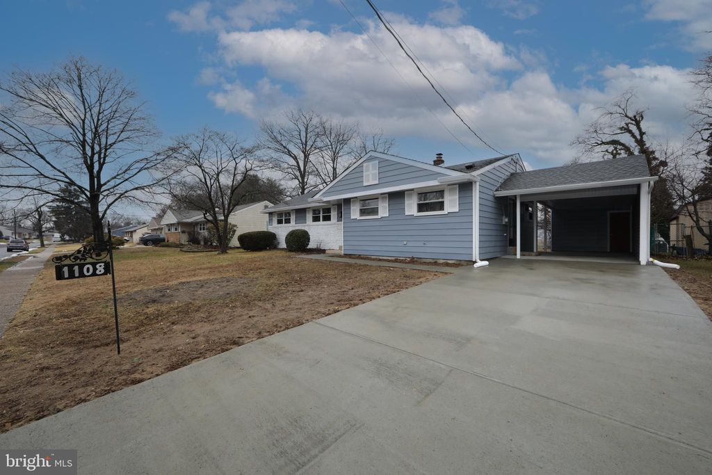Photo of 1108 Laurel Road, BEVERLY, NJ 08010 (MLS # NJBL2106578)