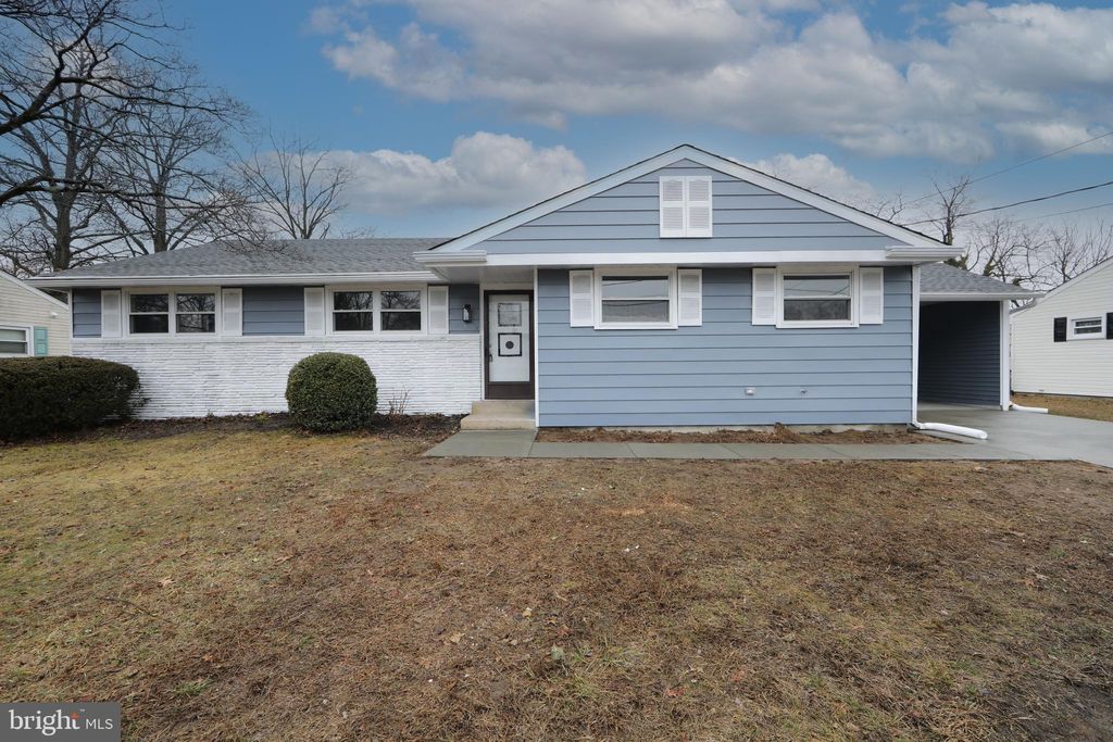 Photo of 1108 Laurel Road, BEVERLY, NJ 08010 (MLS # NJBL2106578)