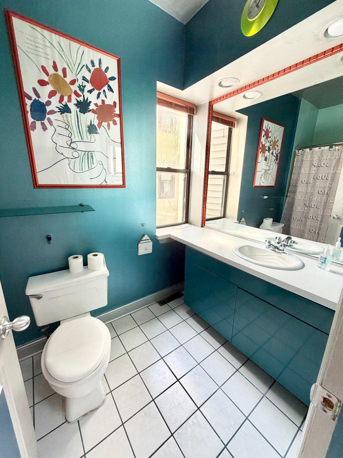 QUEEN VILLAGE - Residential