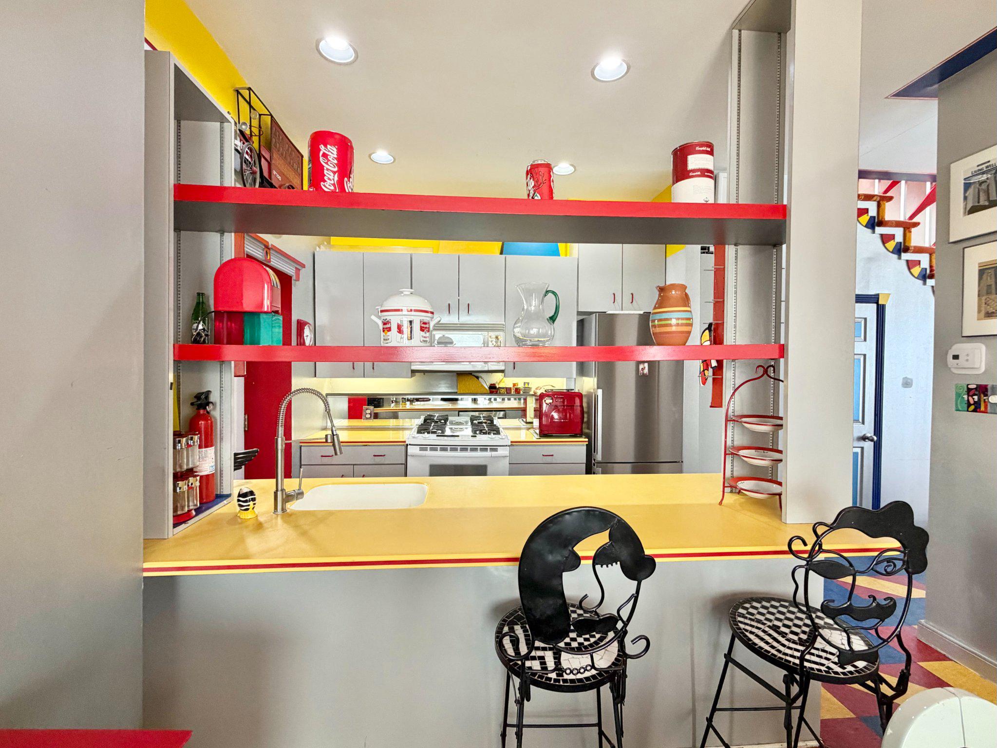 QUEEN VILLAGE - Residential