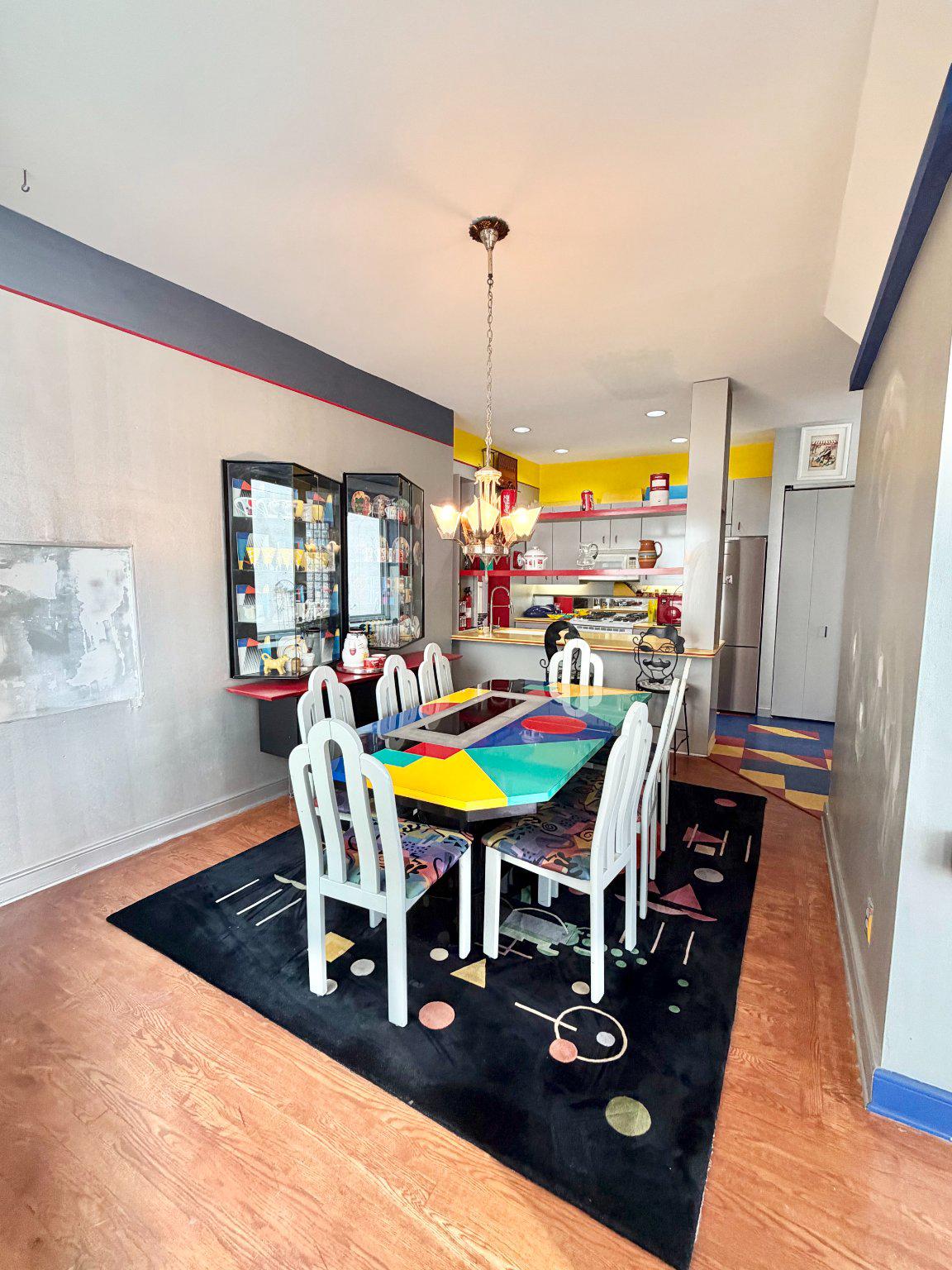 QUEEN VILLAGE - Residential