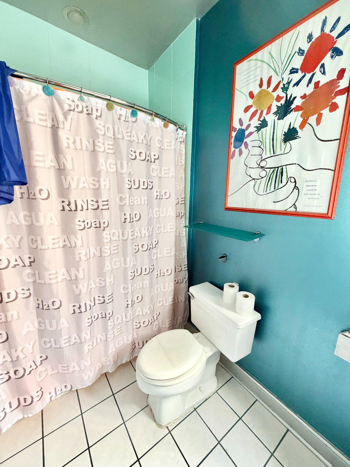 QUEEN VILLAGE - Residential