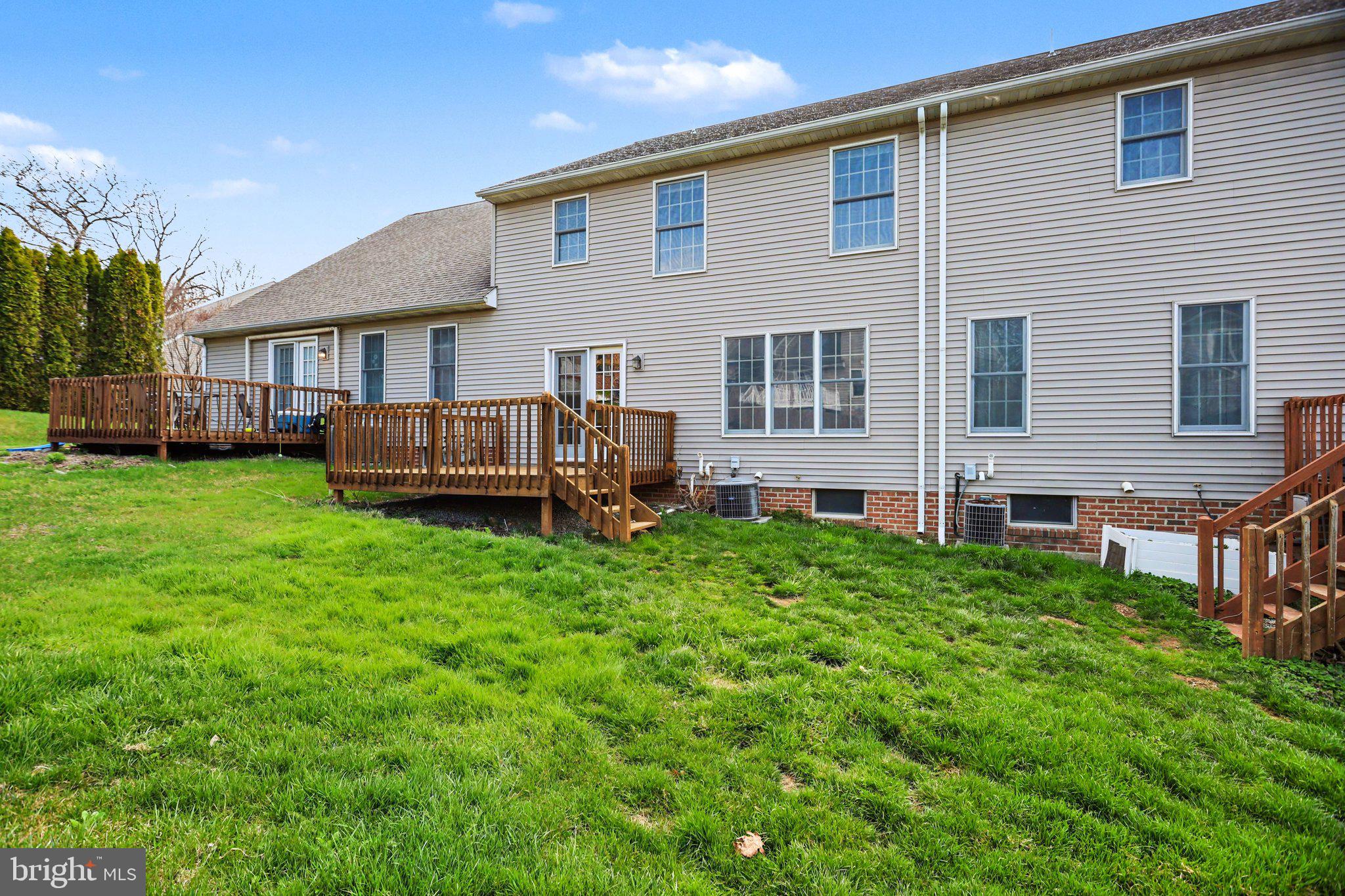 SUMMIT HILLS - Residential