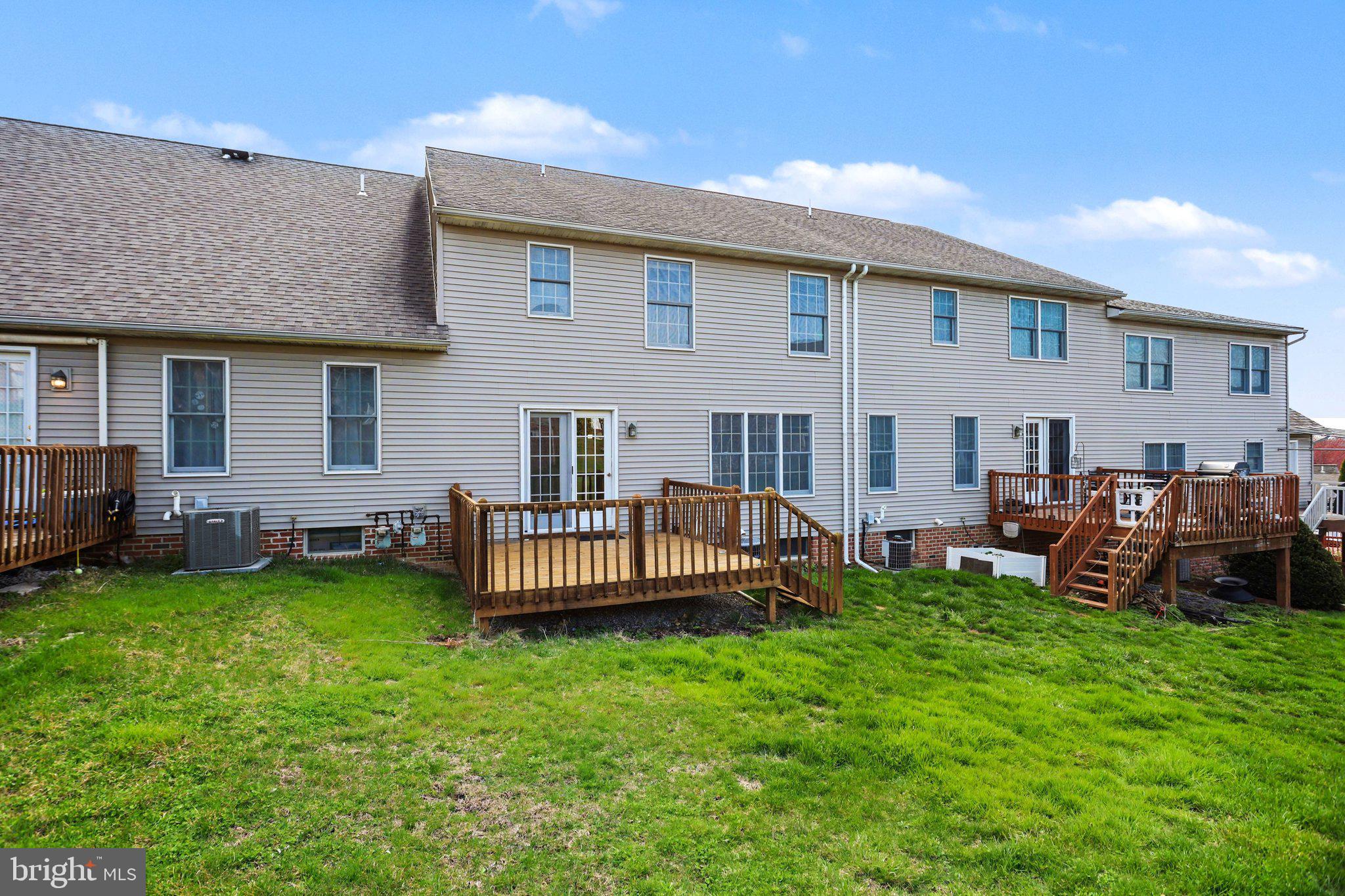 SUMMIT HILLS - Residential