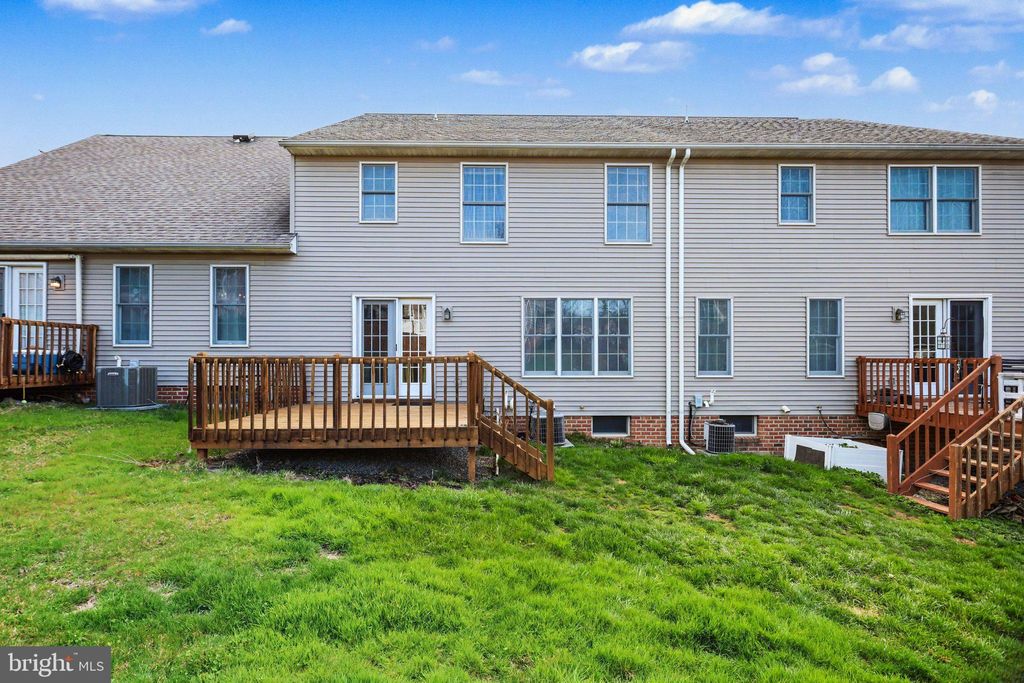 Photo of 476 Hillside Drive, MOUNTVILLE, PA 17554 (MLS # PALA2085414)