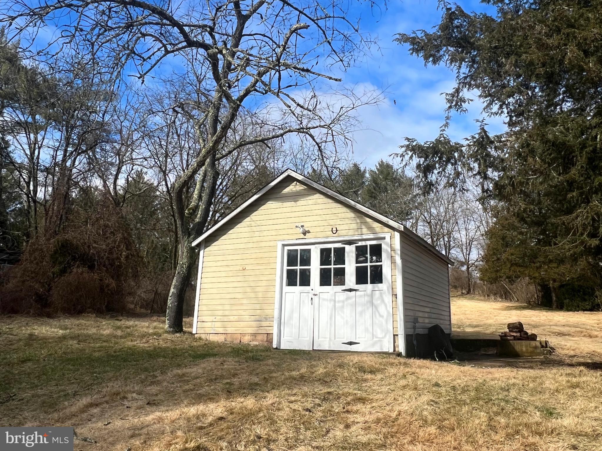 000 - Residential Lease