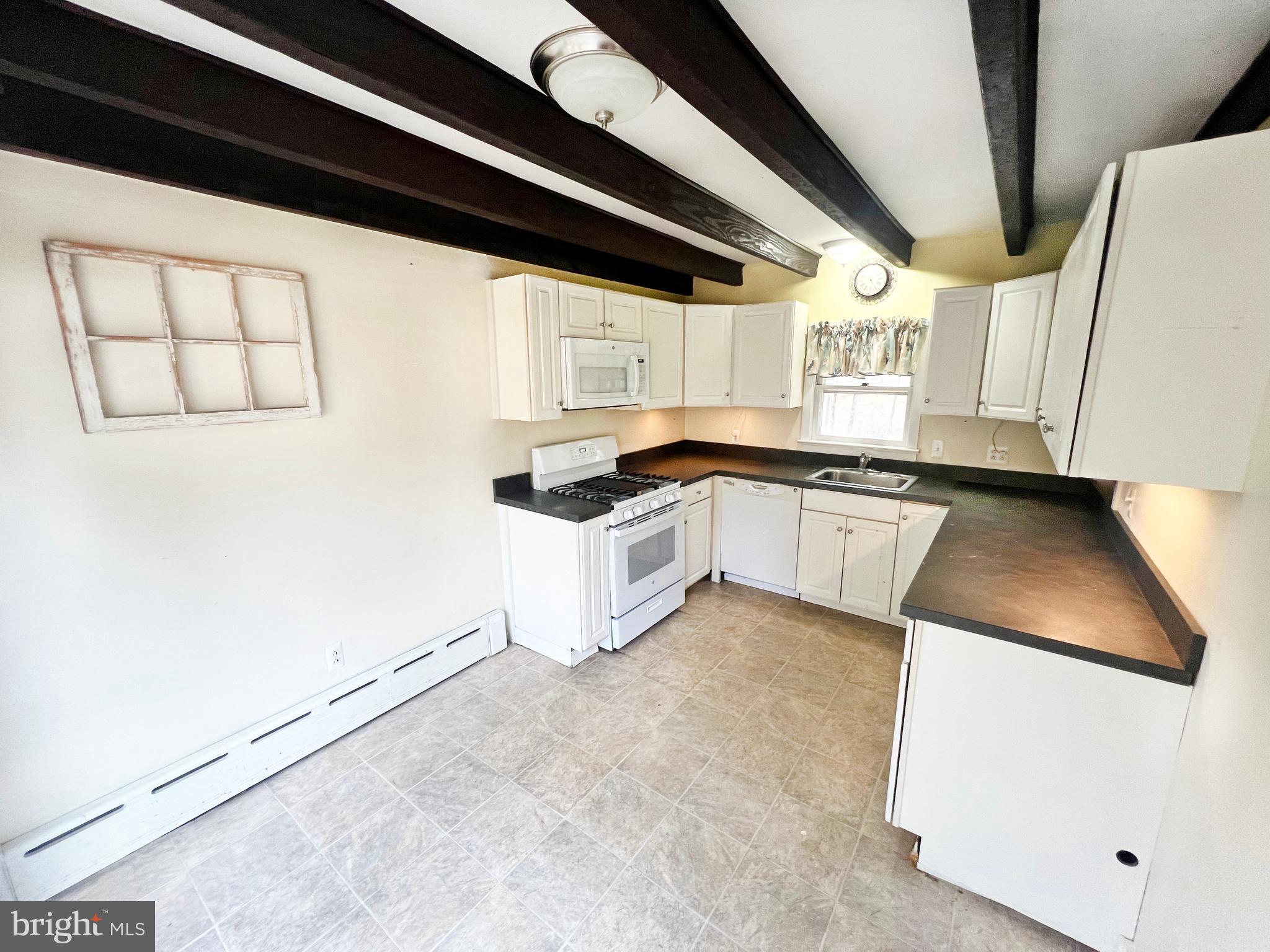 000 - Residential Lease