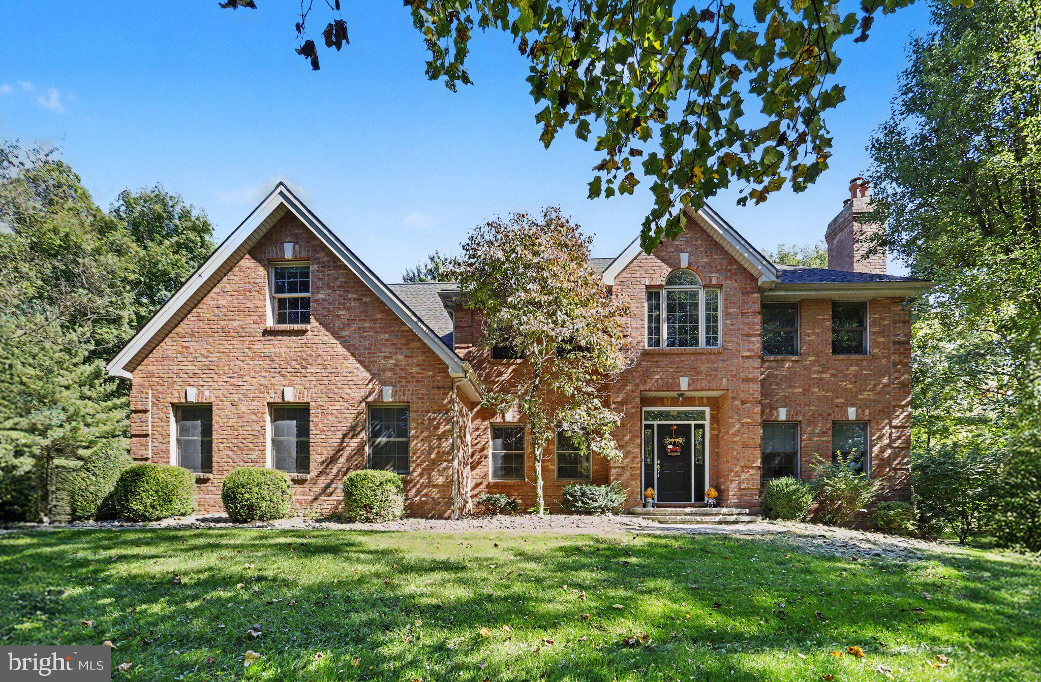 6 GLENCARRON COURT