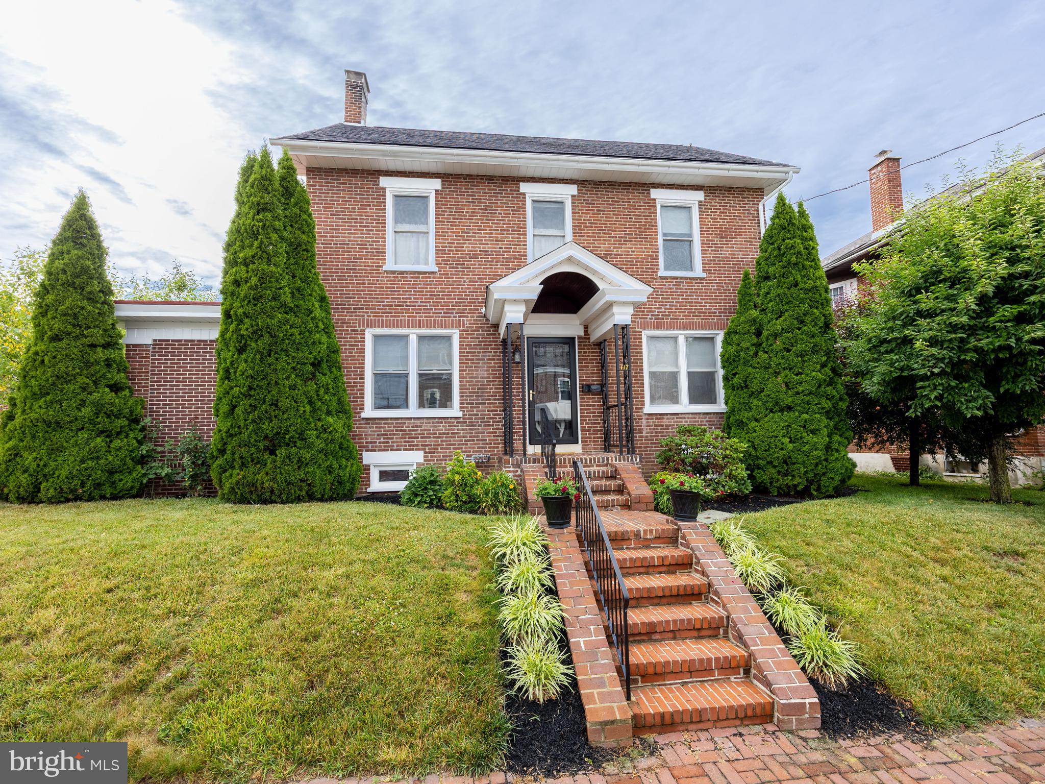 117 N WALNUT STREET