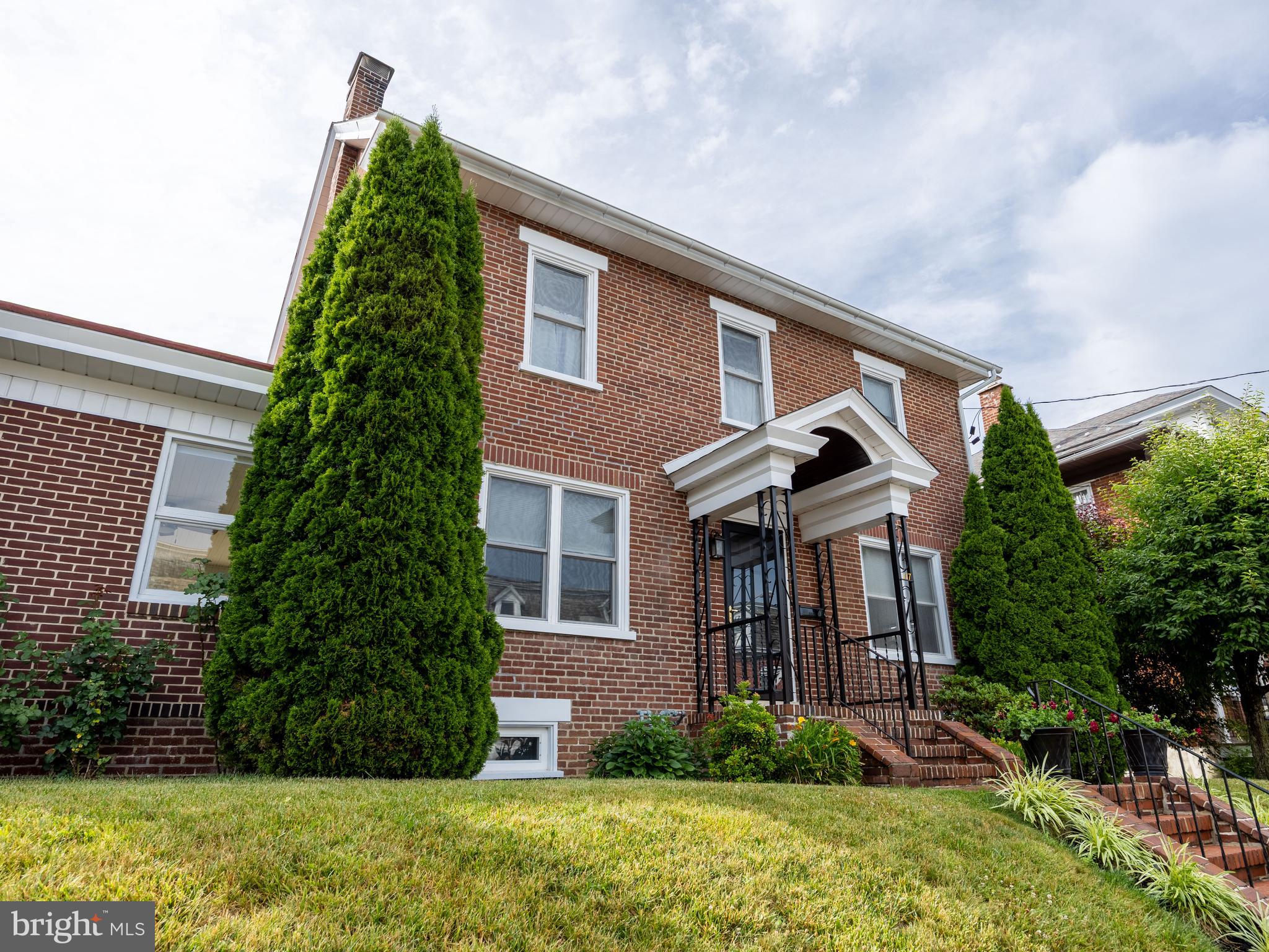 117 N WALNUT STREET