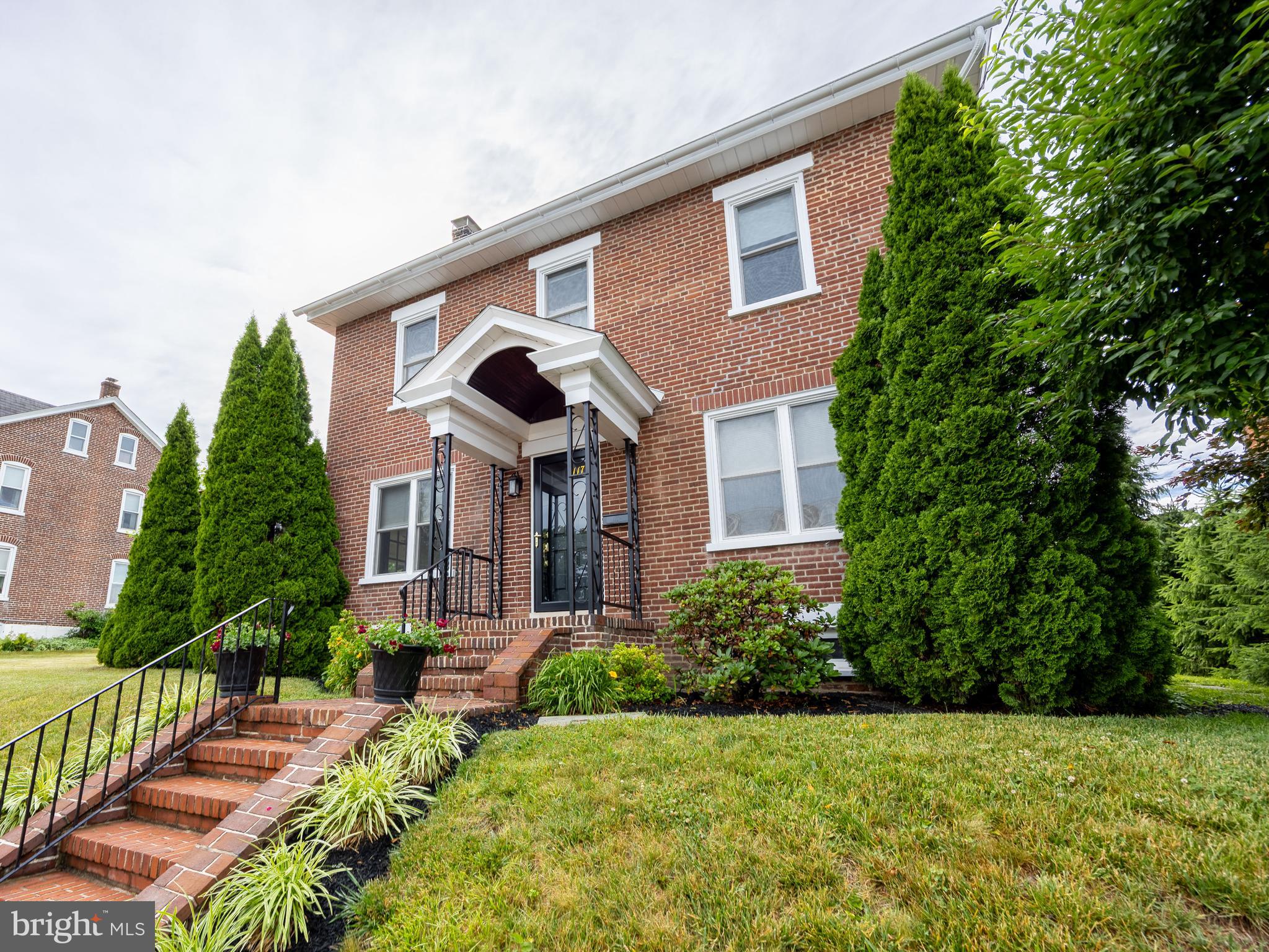 117 N WALNUT STREET
