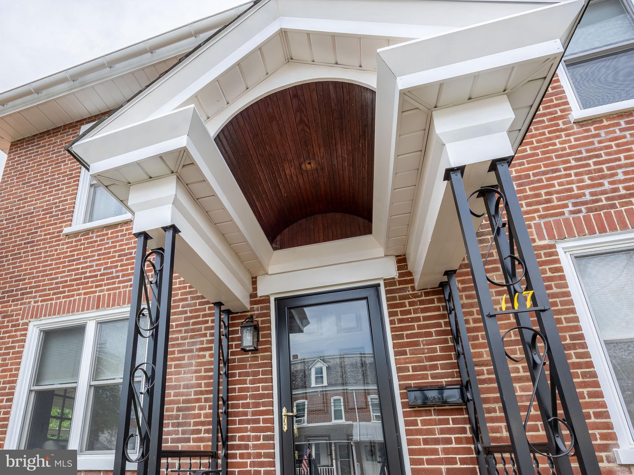 117 N WALNUT STREET
