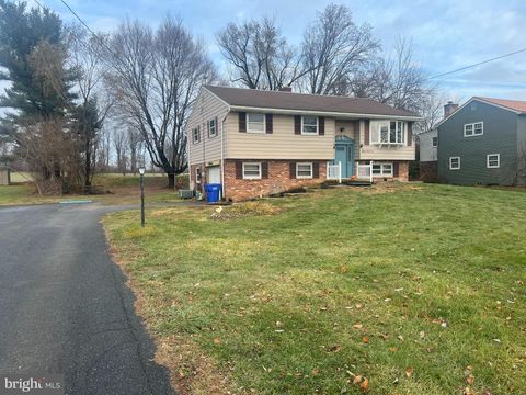 Photo of 1857 Rockvale Road, LANCASTER, PA 17602 (MLS # PALA2062186)