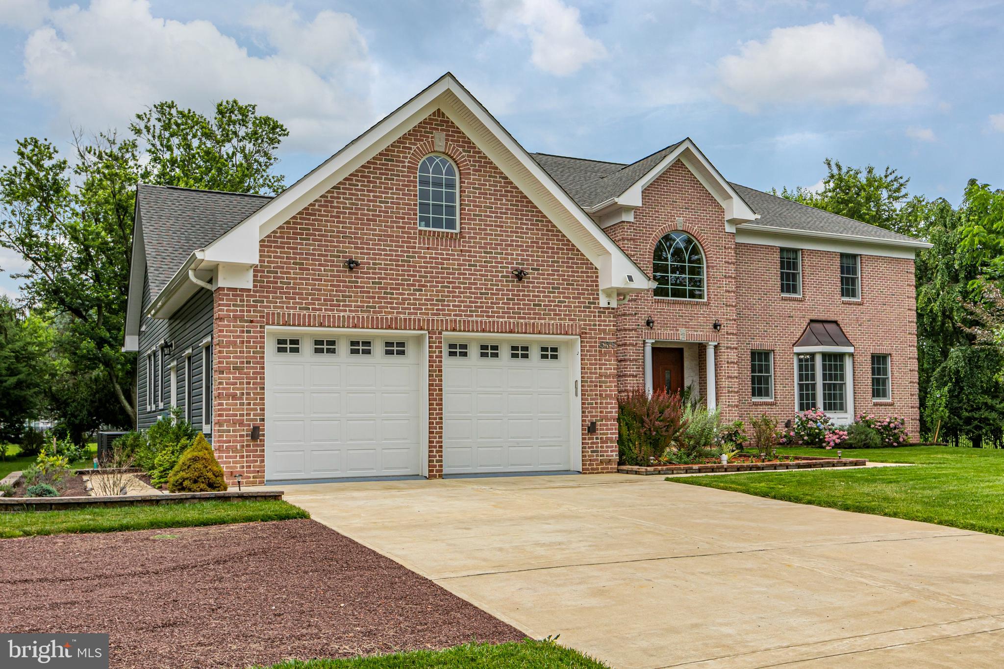 535 VILLAGE ROAD WEST