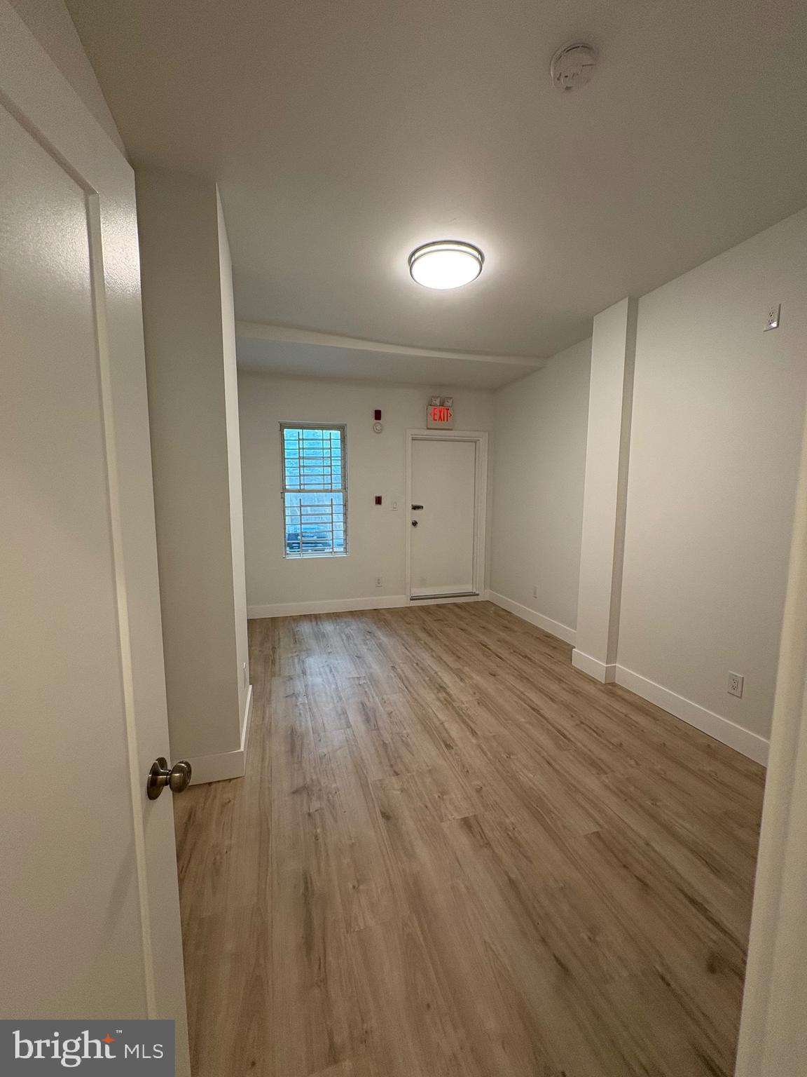 POINT BREEZE - Commercial Lease