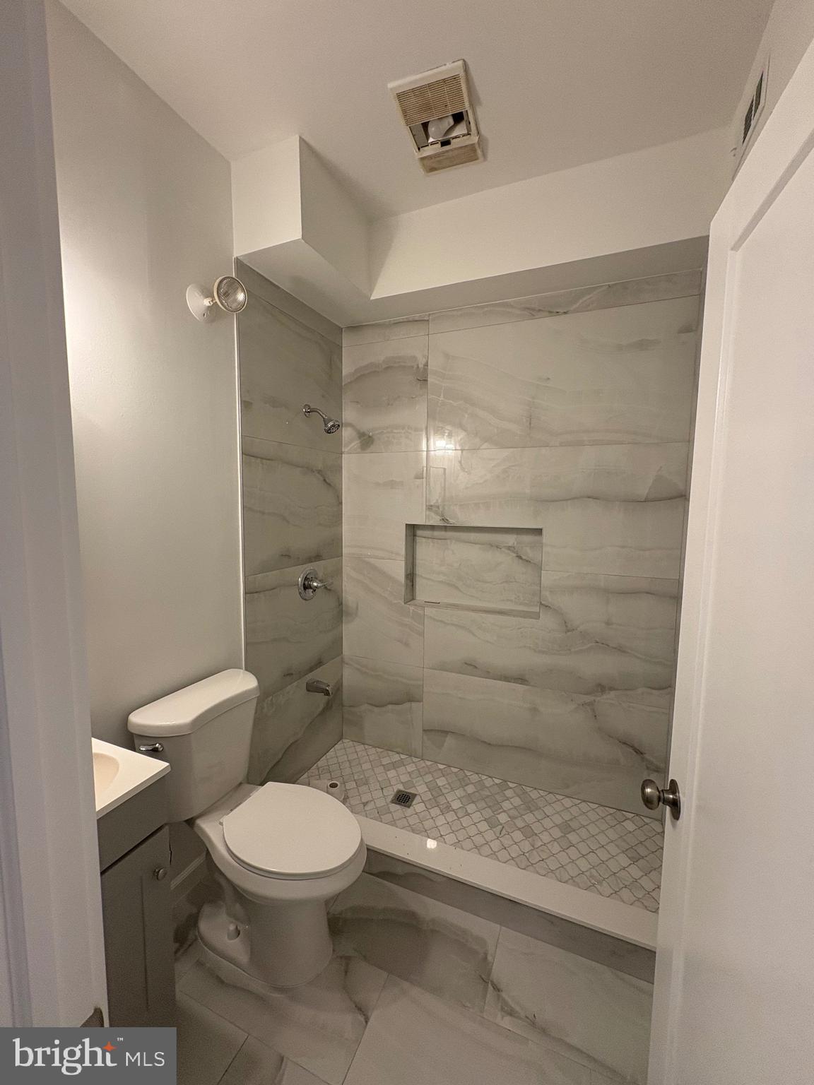 POINT BREEZE - Commercial Lease