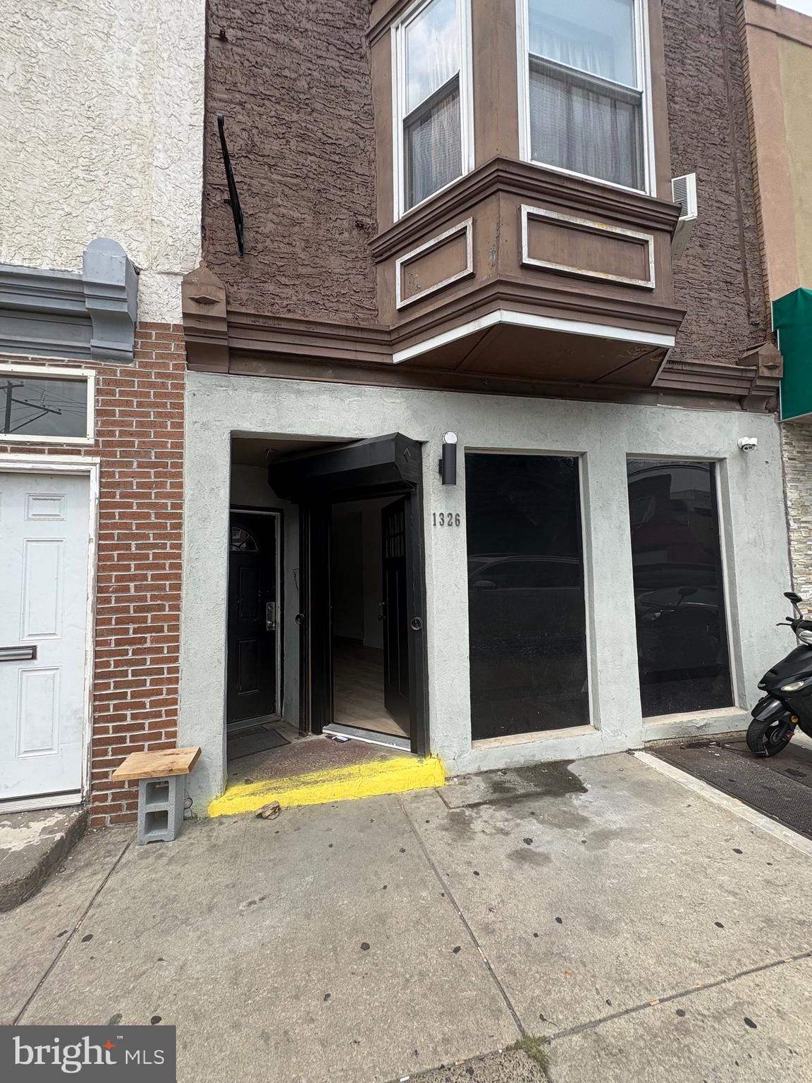 POINT BREEZE - Commercial Lease