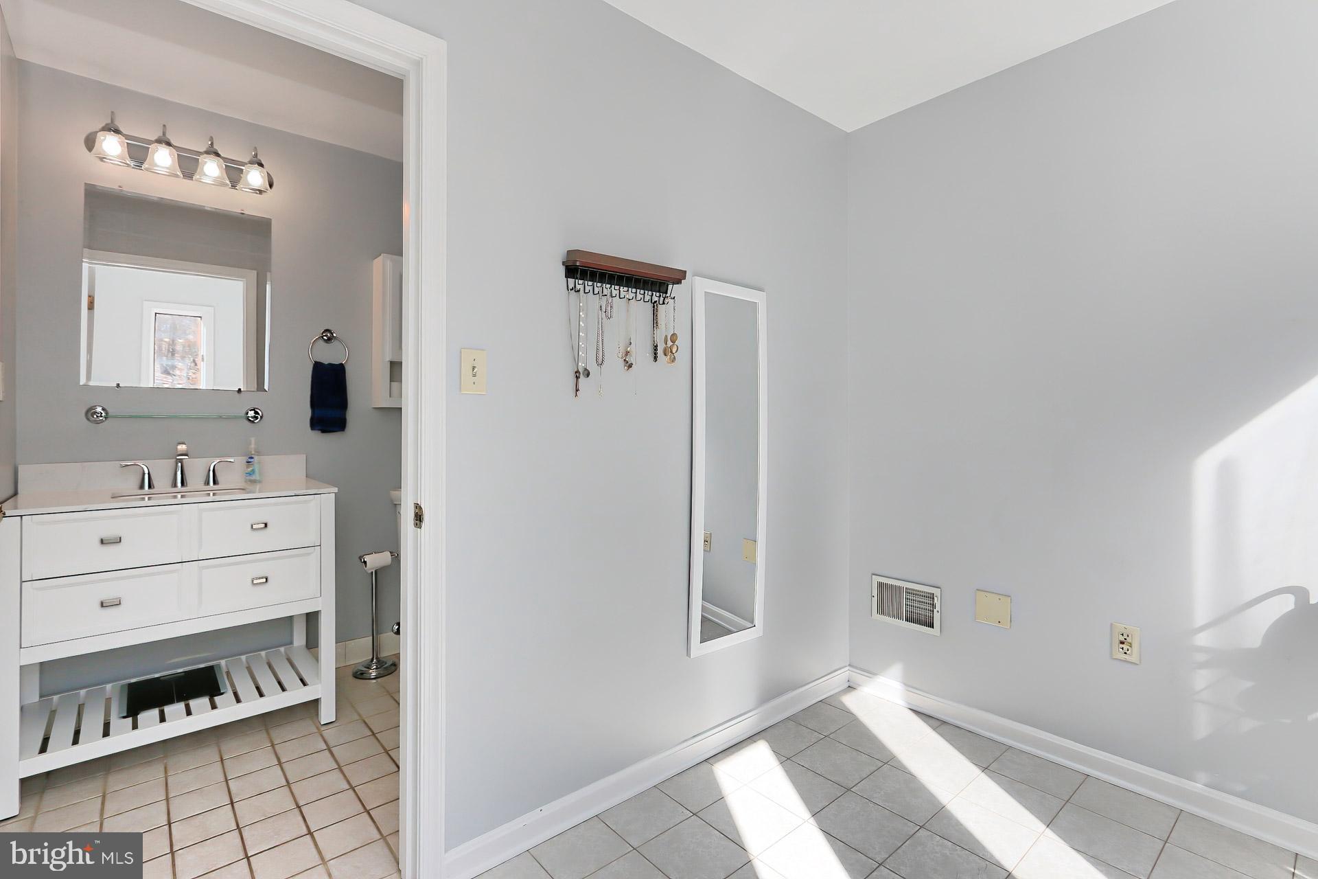 SHANNON WDS-BALL - Residential