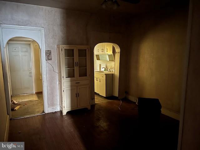 2748 E VENANGO STREET