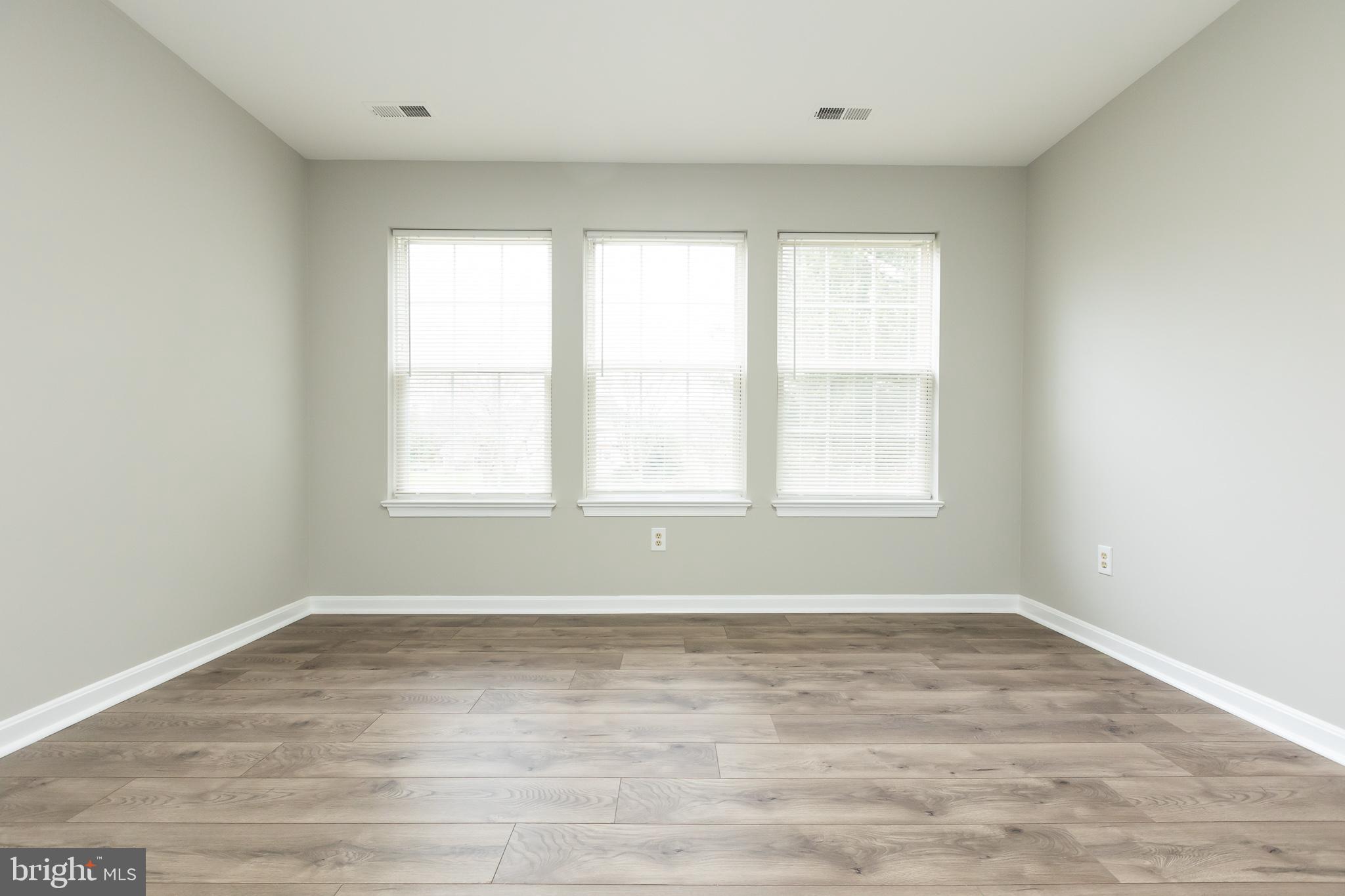 LAKETREE - Residential