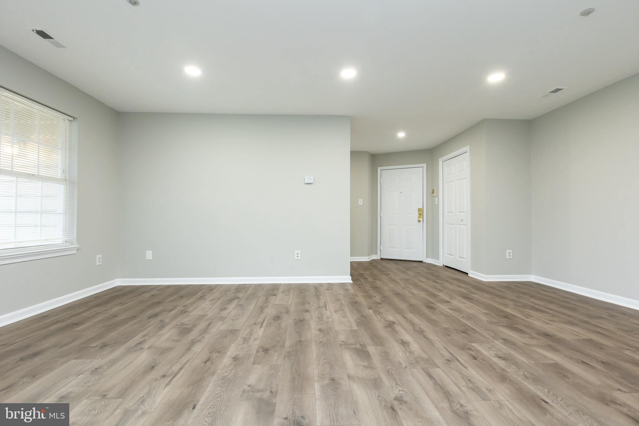 LAKETREE - Residential