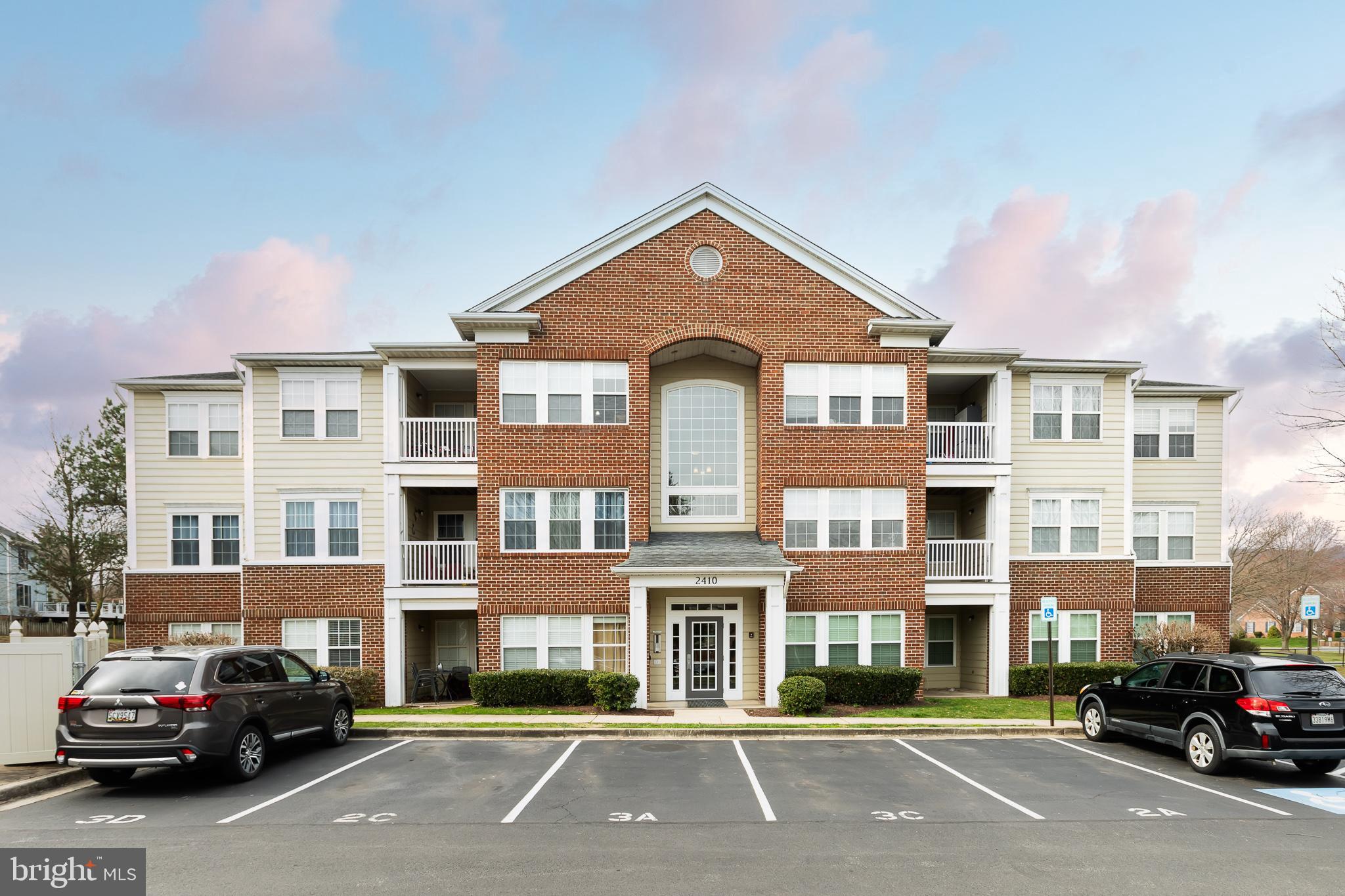 LAKETREE - Residential