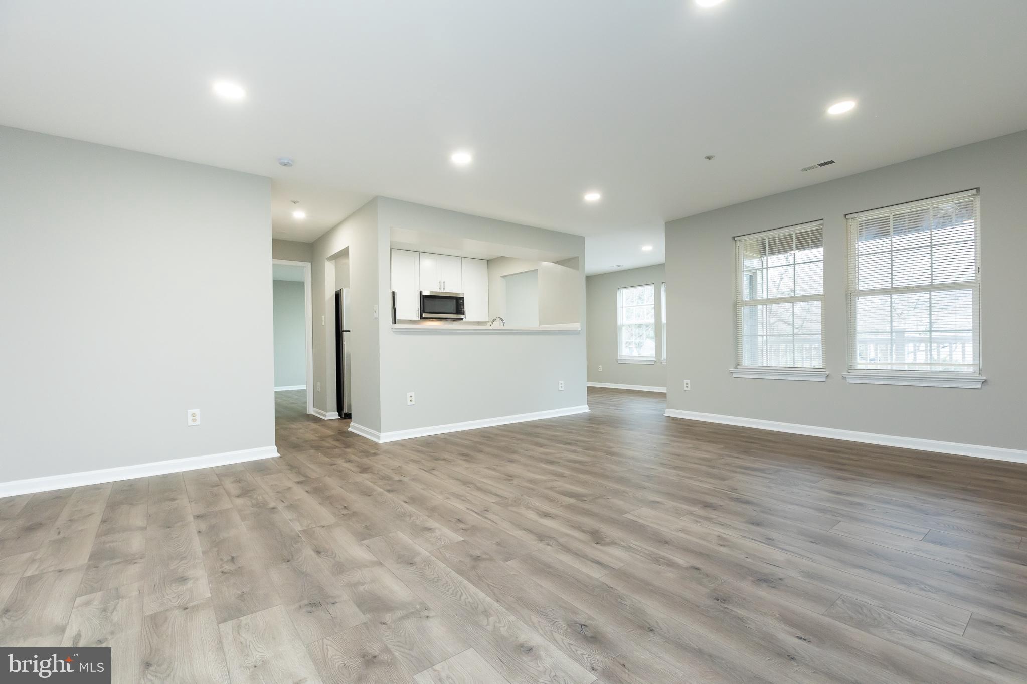 LAKETREE - Residential