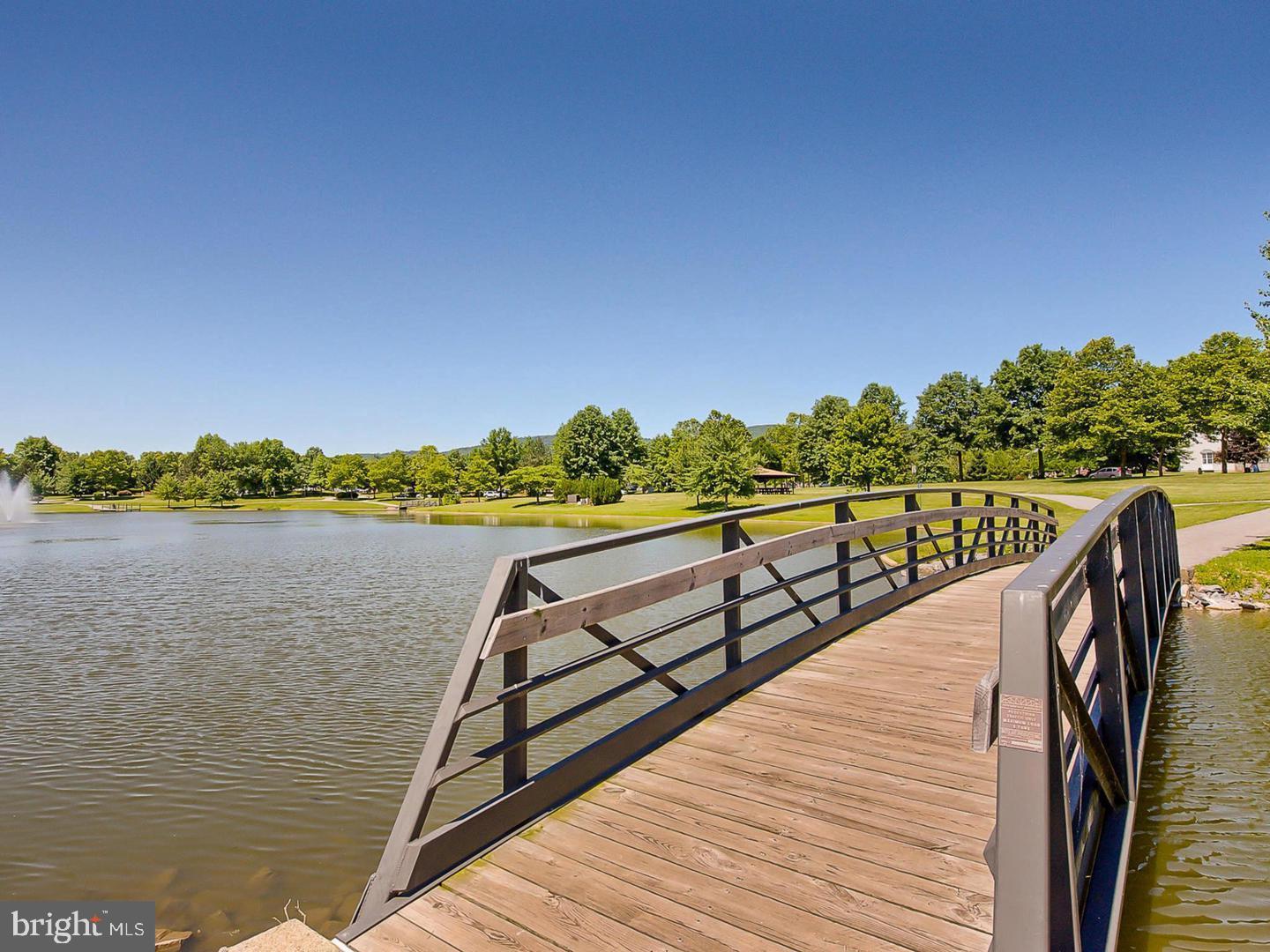 LAKETREE - Residential