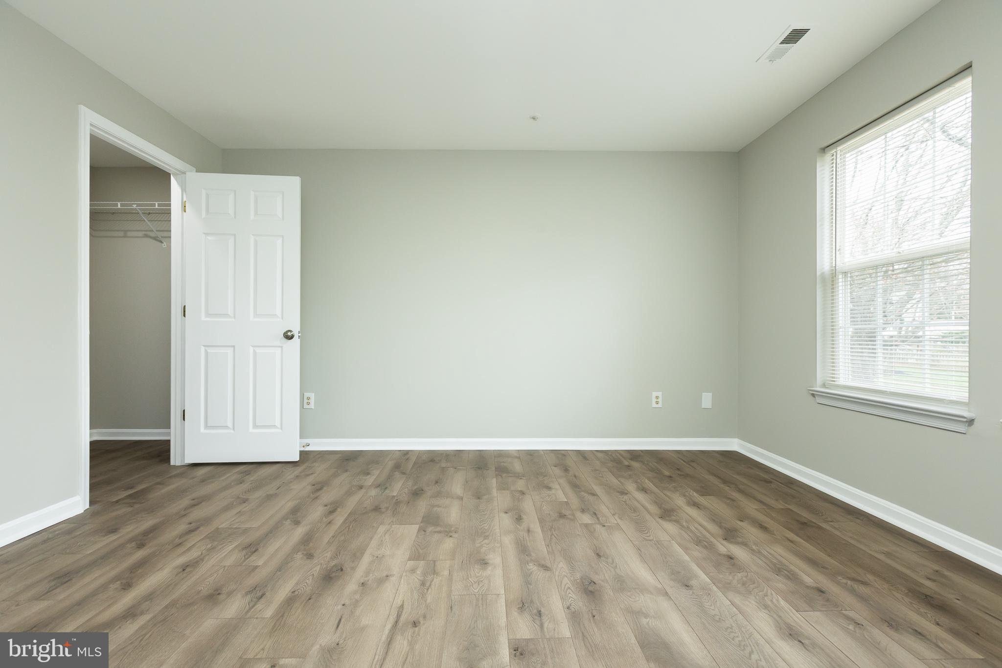 LAKETREE - Residential