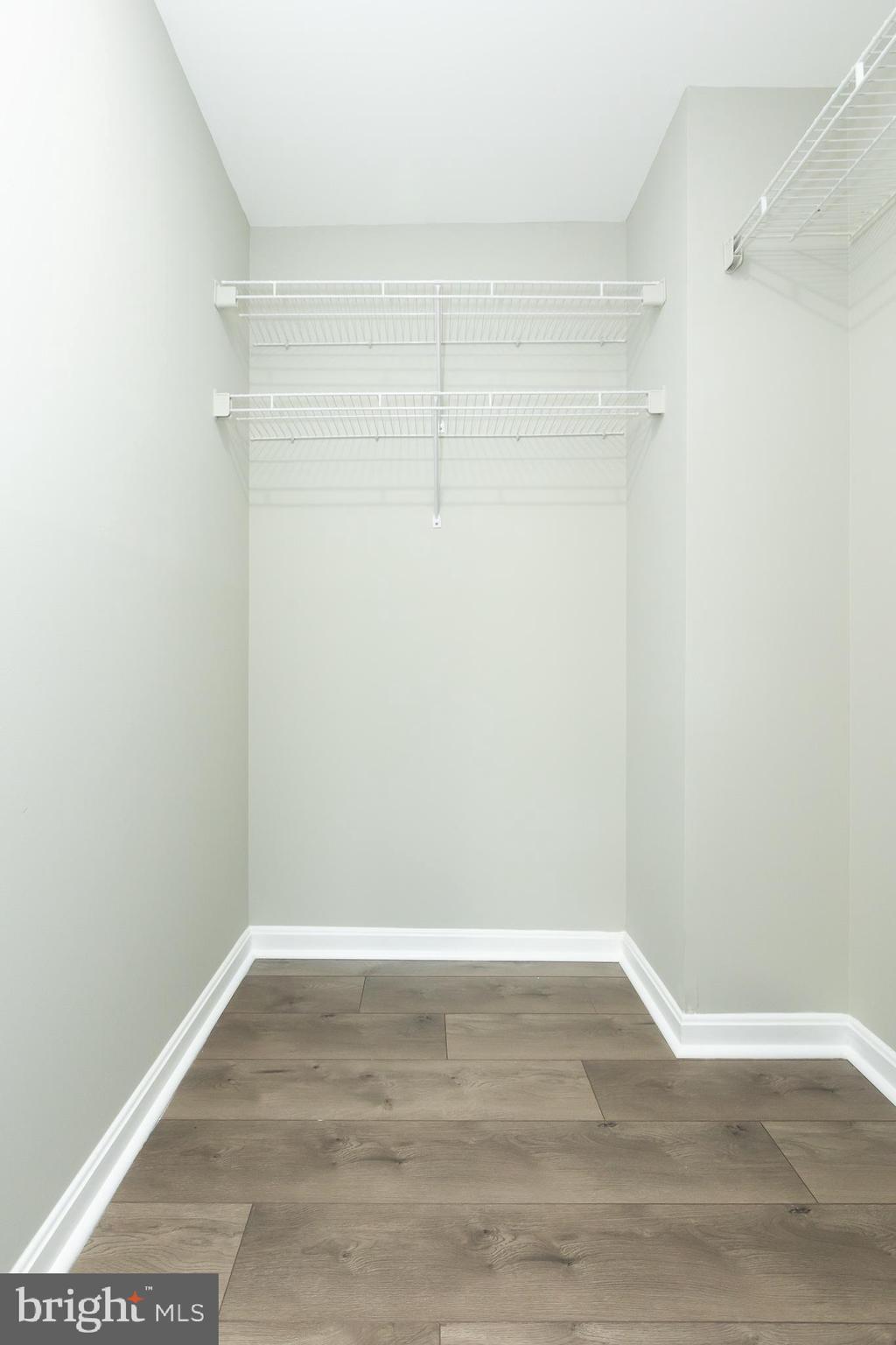 LAKETREE - Residential